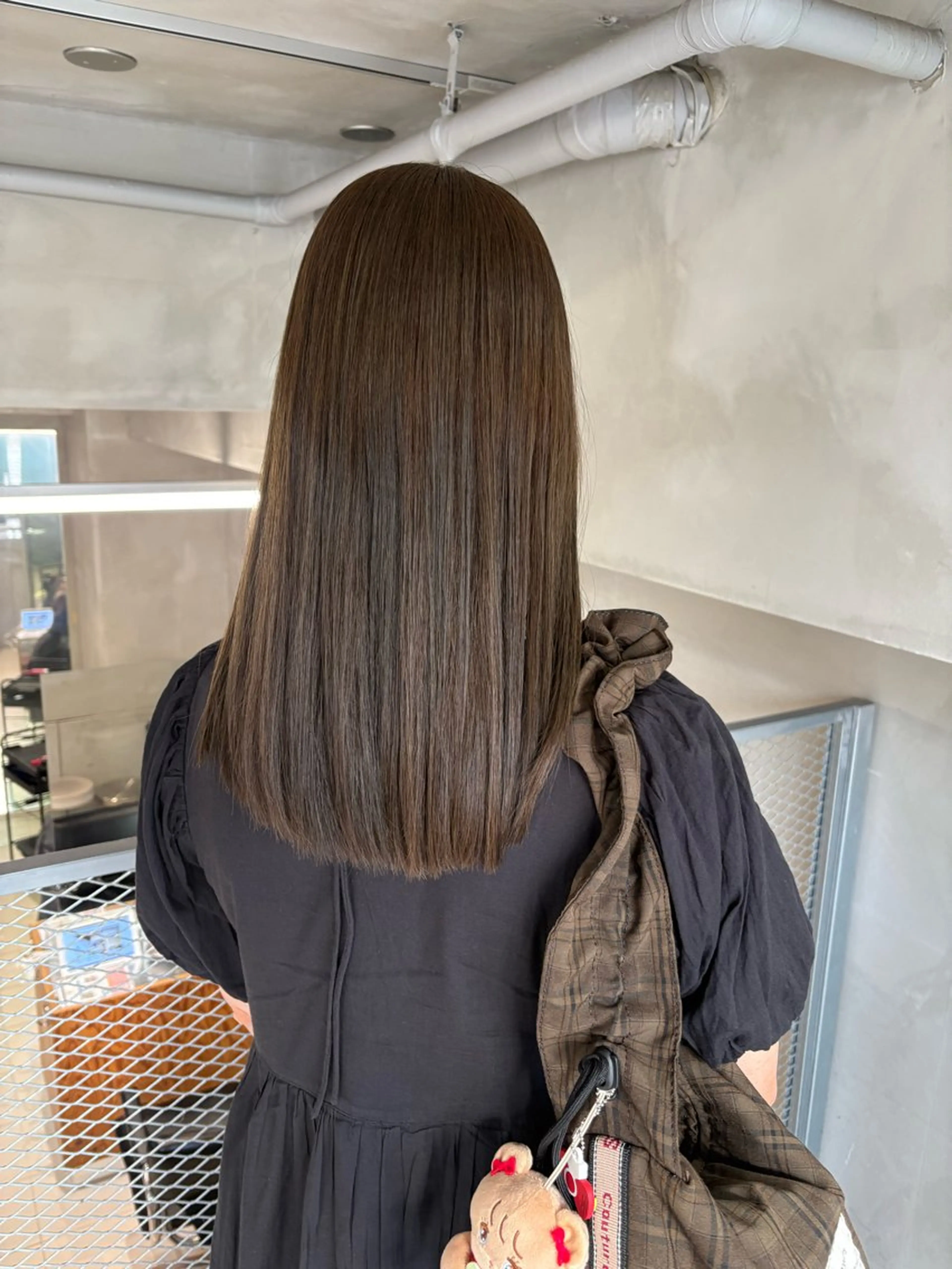 セミロング カラー グレージュ オリーブグレージュ オリーブグレー 透明感カラー🫧 nanohaのヘアスタイル