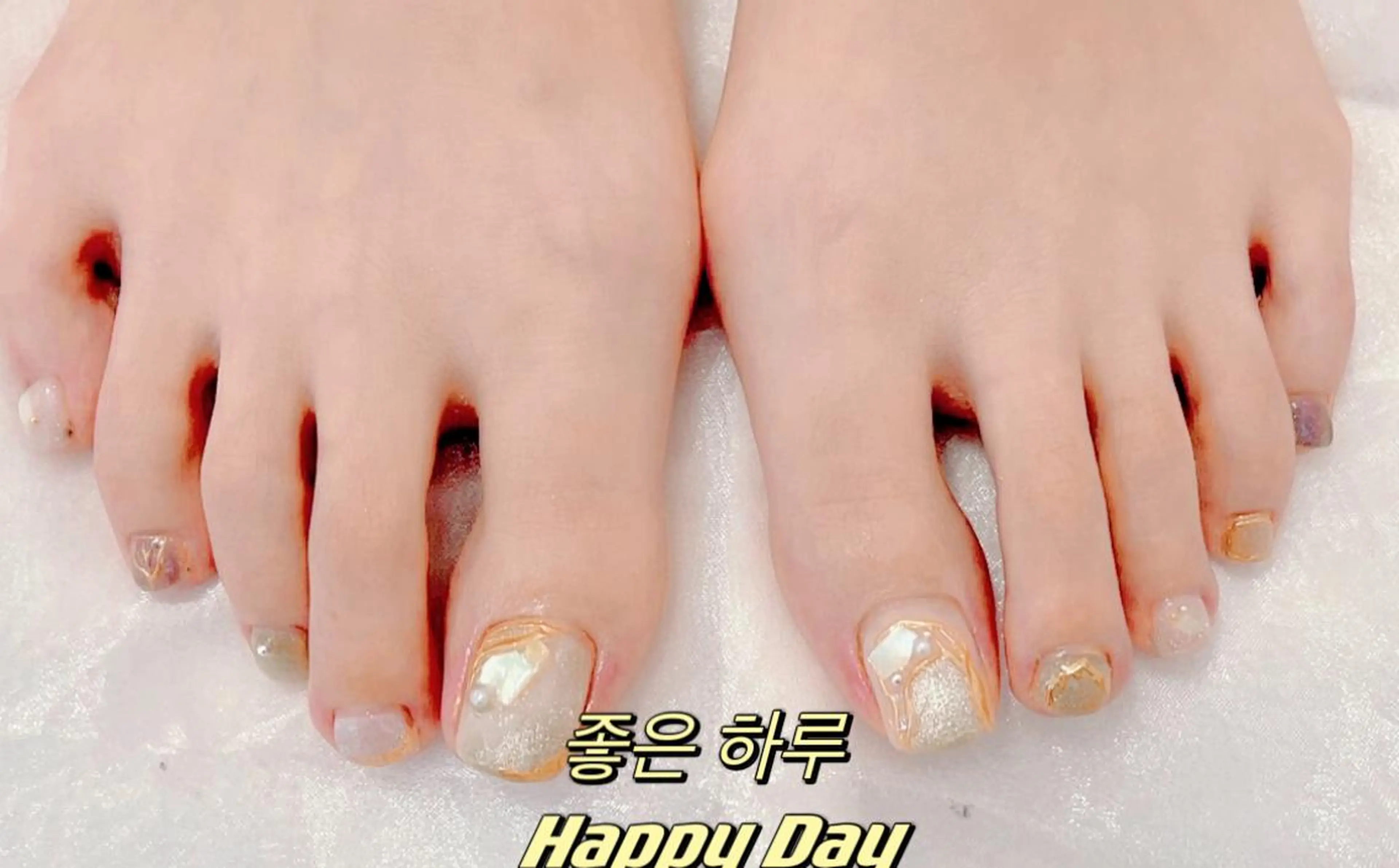 ネイル フットネイル VIVIAN リサのネイルデザイン