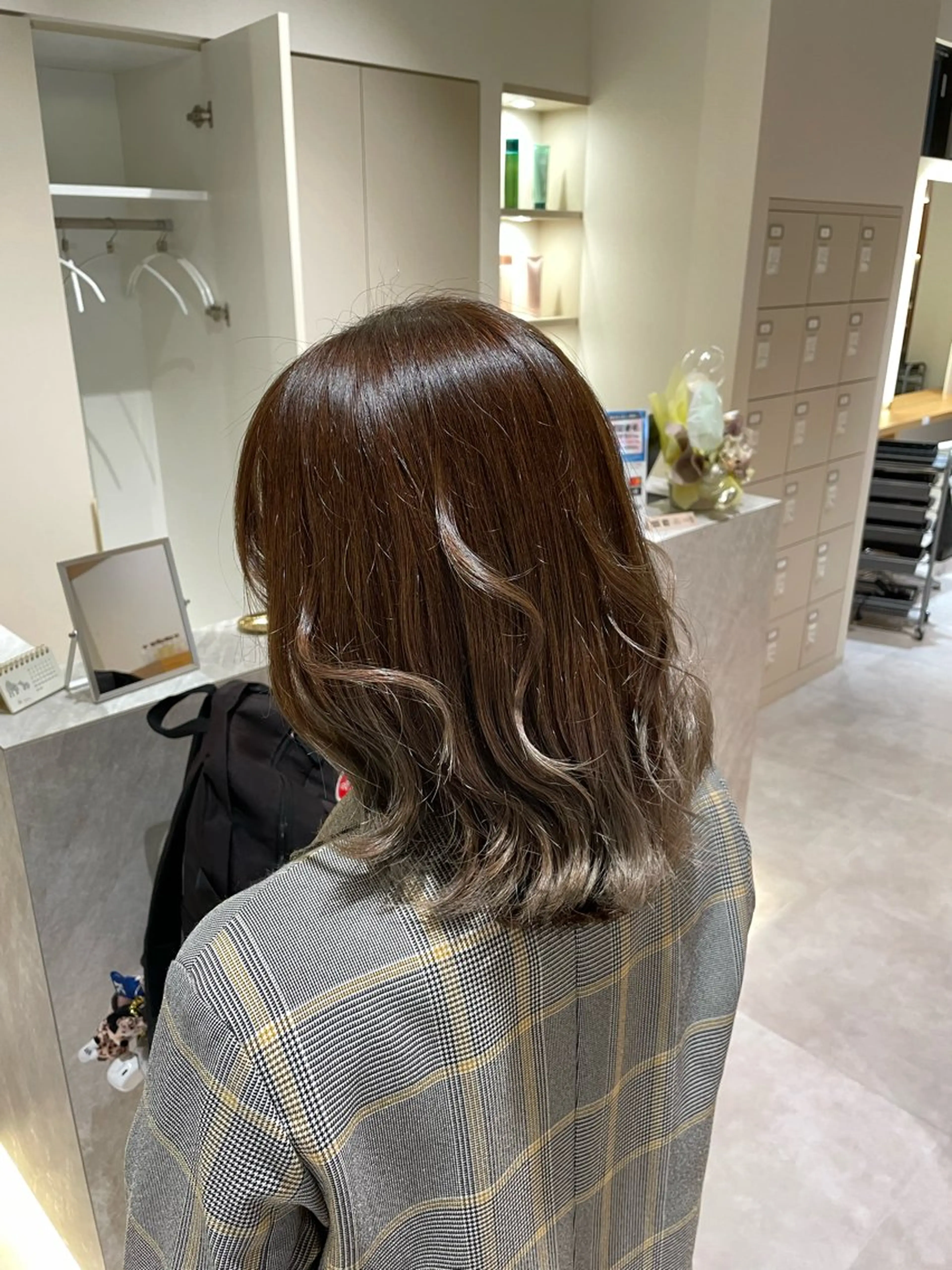 ミディアム カラー ベージュカラー ラテベージュ ヘアカラー トリートメント 脱白髪染め白髪ぼかし TERA（寺崎）のヘアスタイル