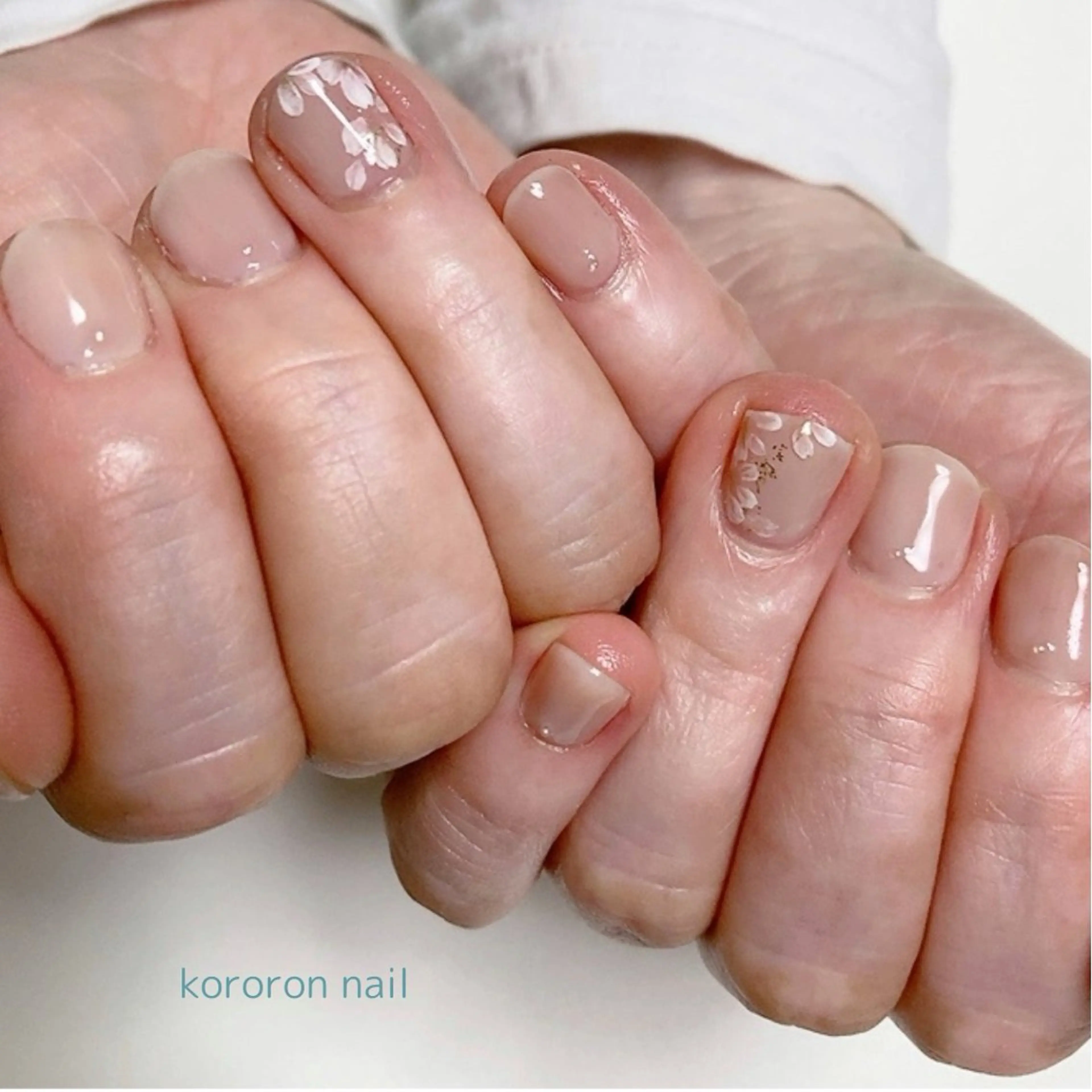 ネイル ころろんネイル nazuのネイルデザイン