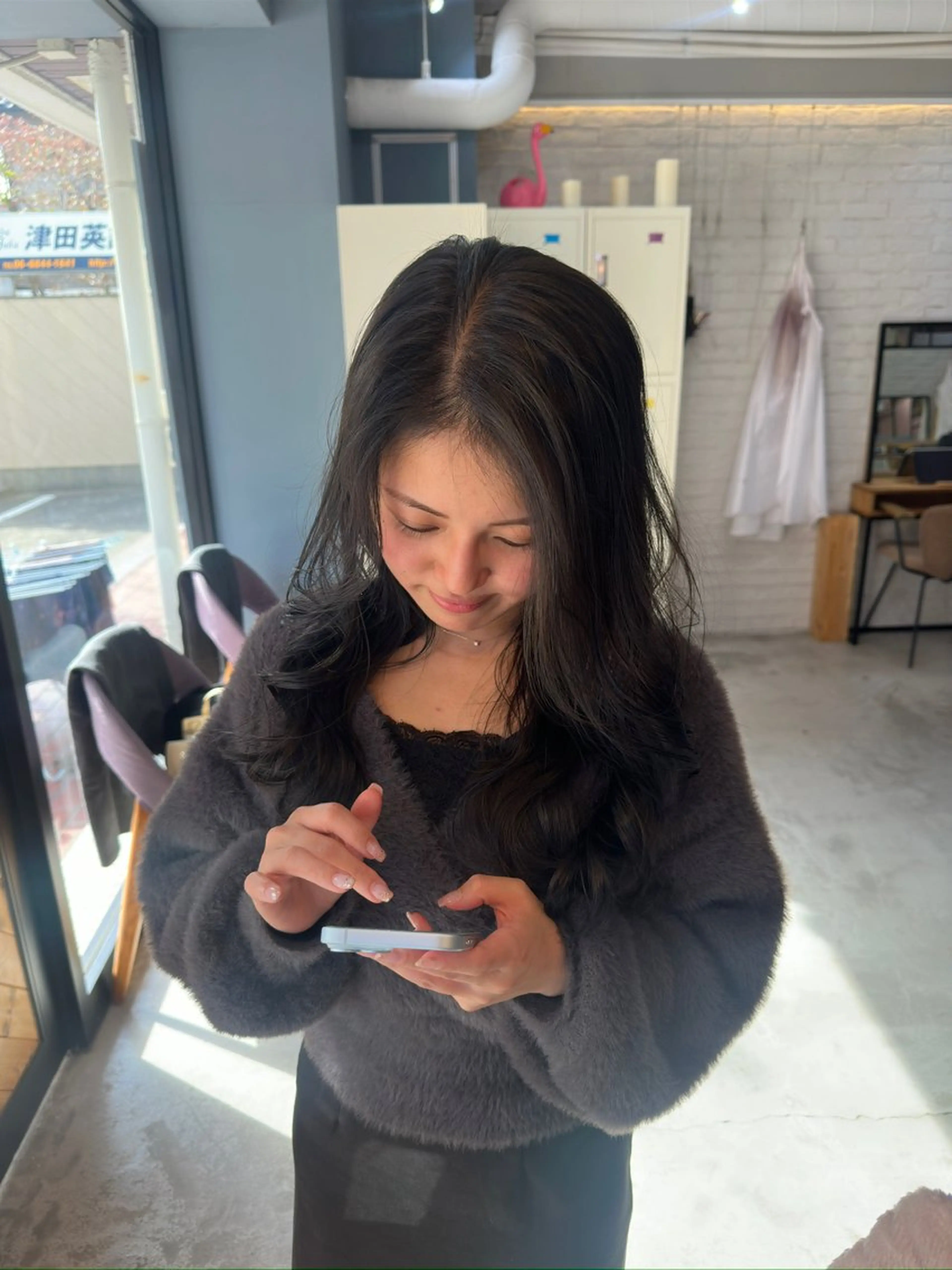 セミロング カラー アッシュ カット ヘアカラー 十倉 朱莉のヘアスタイル