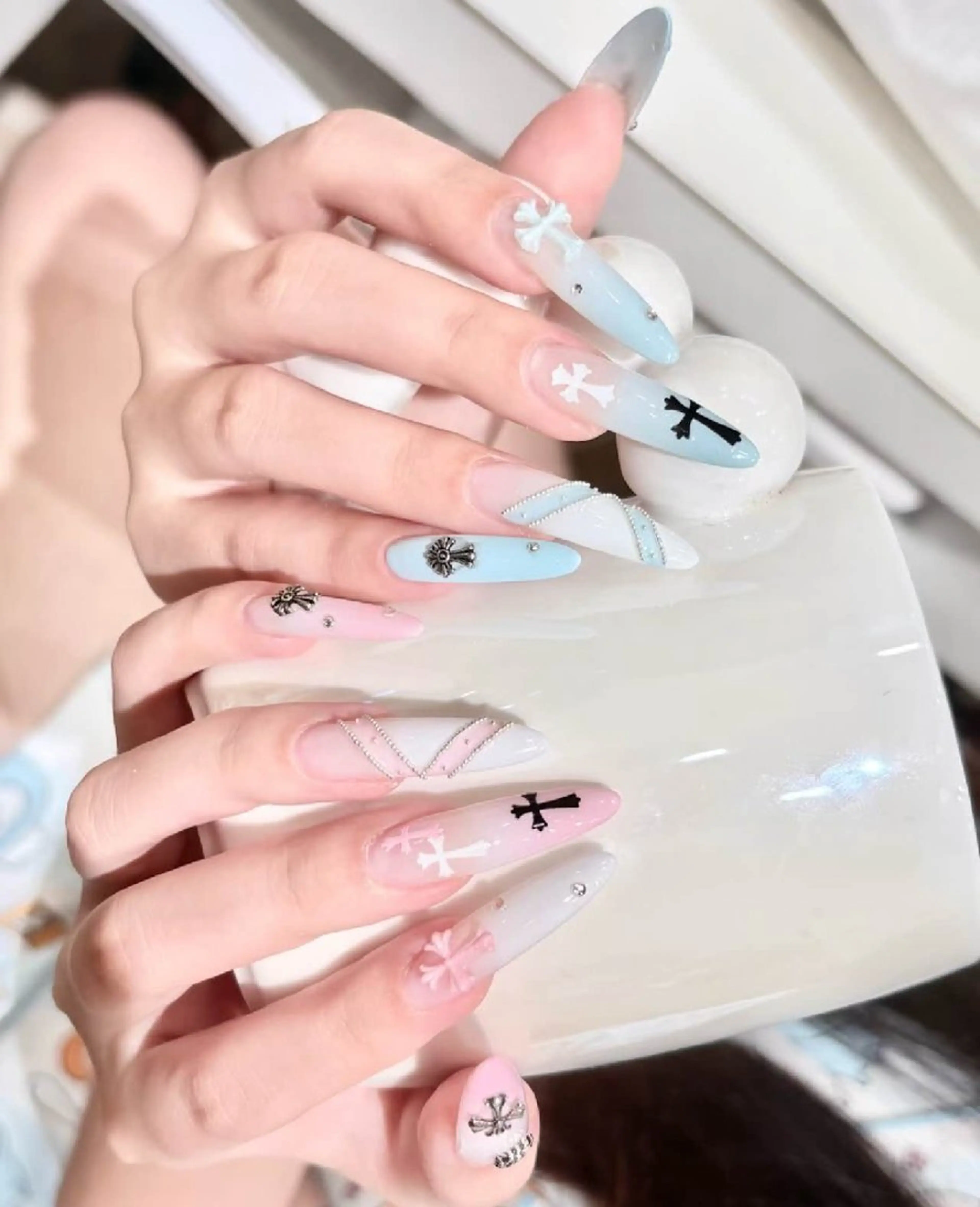 ネイル 小島 阿佑美のネイルデザイン