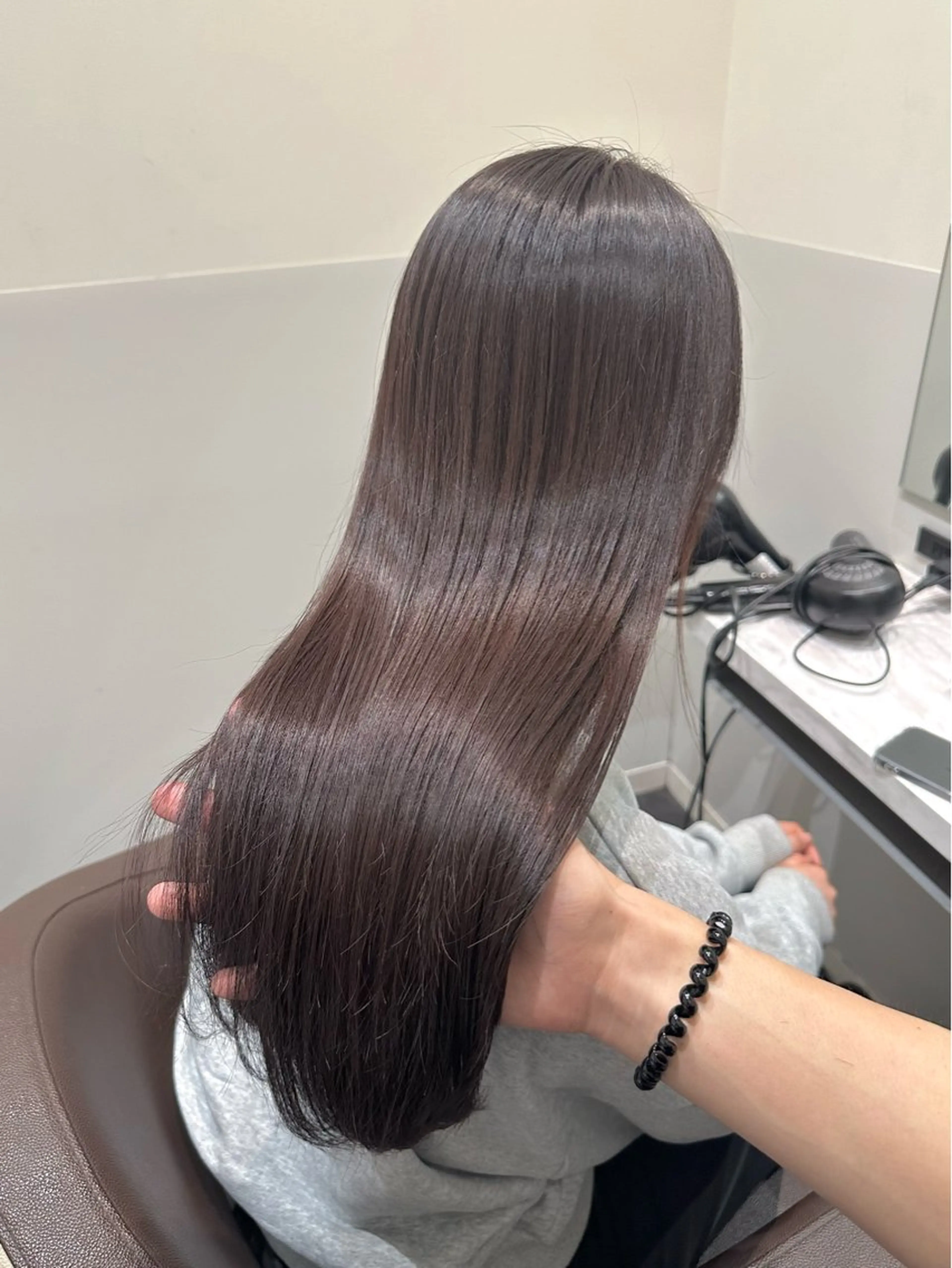 ロング カラー ブリーチ ケアカラー グレージュ ラベンダーカラー ラベンダーグレージュ カット ヘアカラー トリートメント 矢野 晃平のヘアスタイル