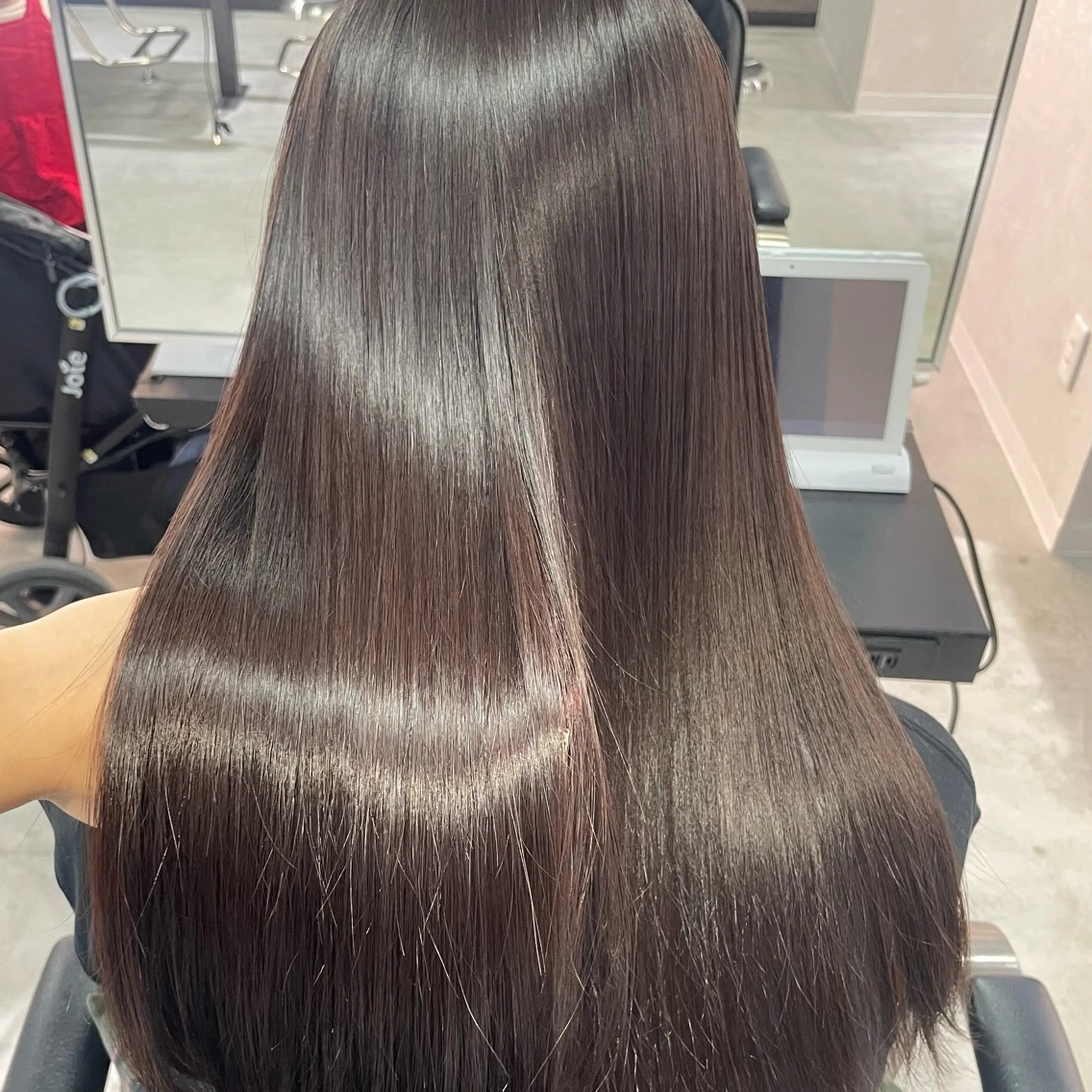 ロング カラー ブラウンカラー ダークブラウン 顔まわりレイヤー レイヤーカット 縮毛矯正 カット ヘアカラー 縮毛矯正 トリートメント レイヤー /髪質改善/ariのヘアスタイル