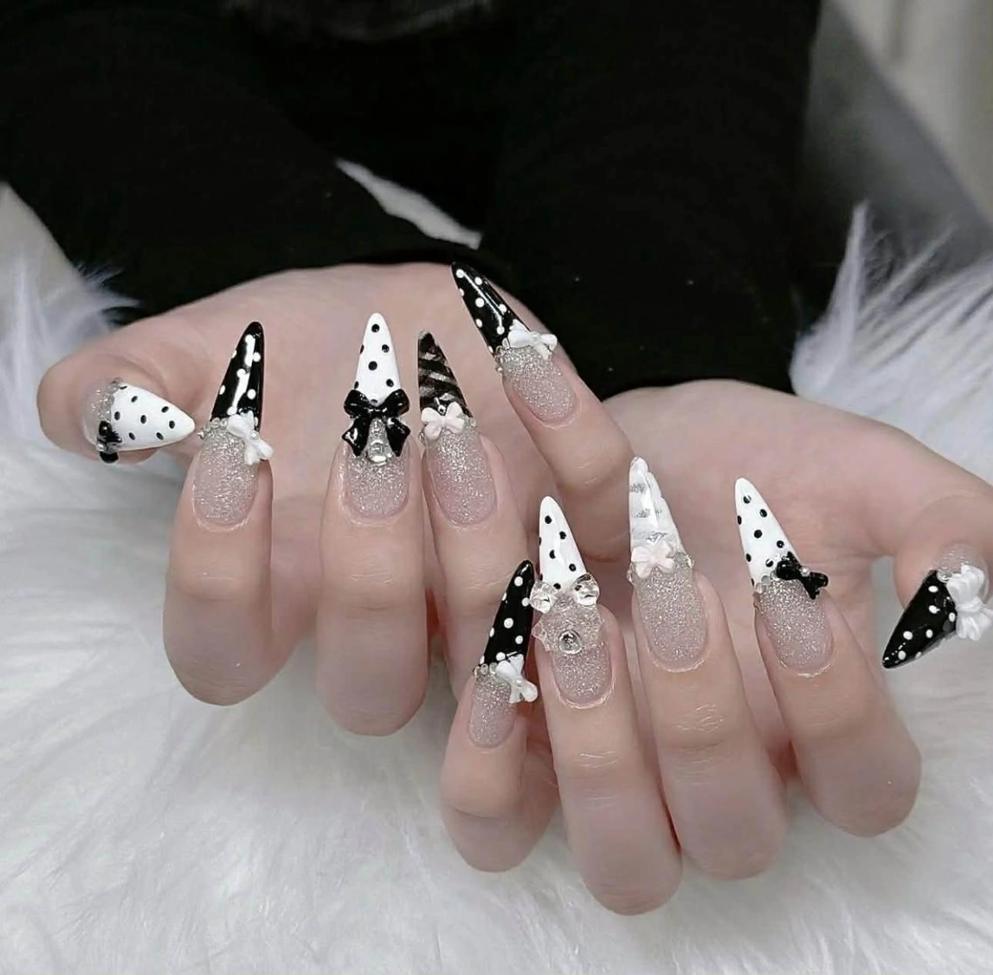 ロング カラー ベージュカラー グラデーションカラー ピンクカラー 韓国風ヘア ハンドネイル yuna ユナのネイルデザイン