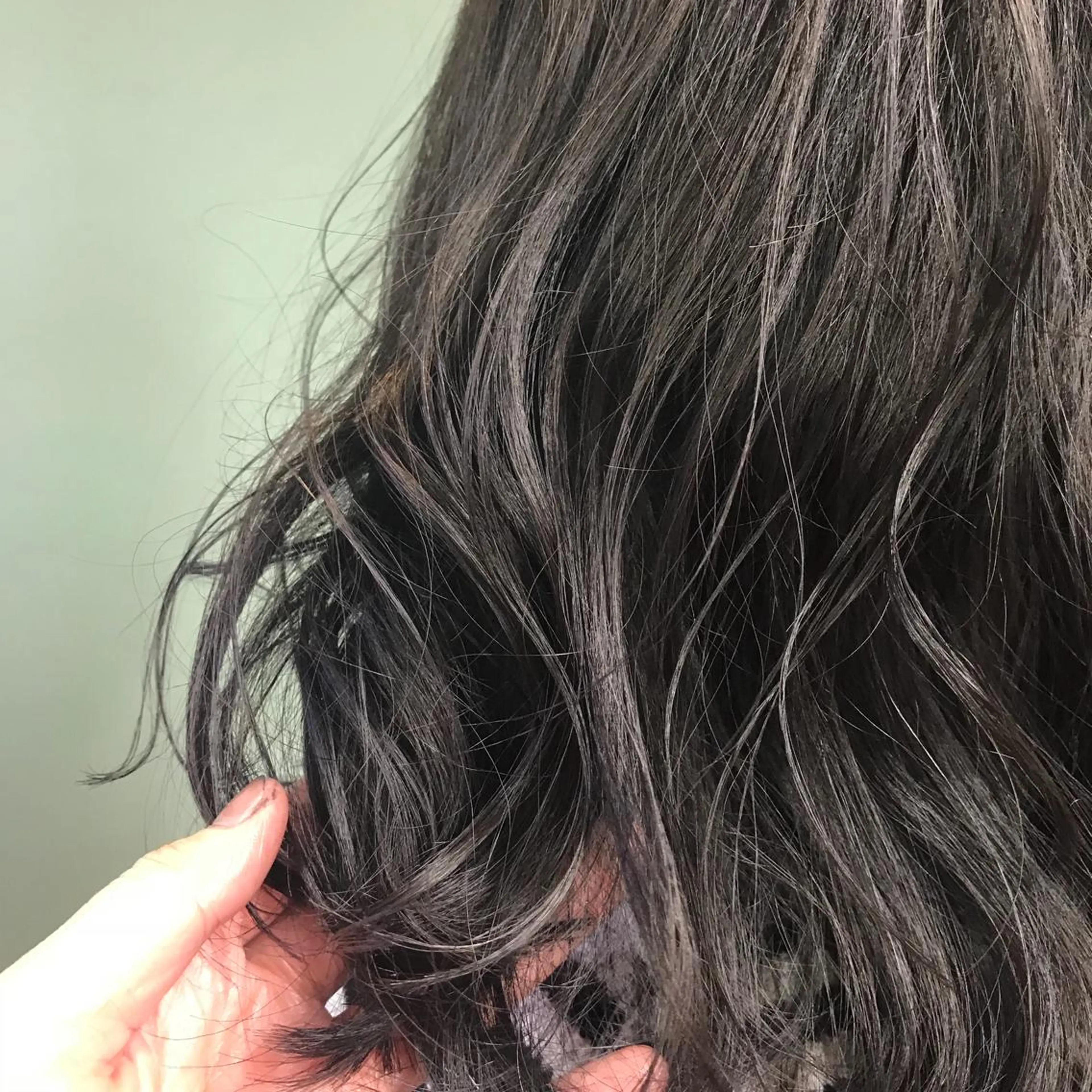 カラー ダークグレー Miku 🇺🇸のヘアスタイル