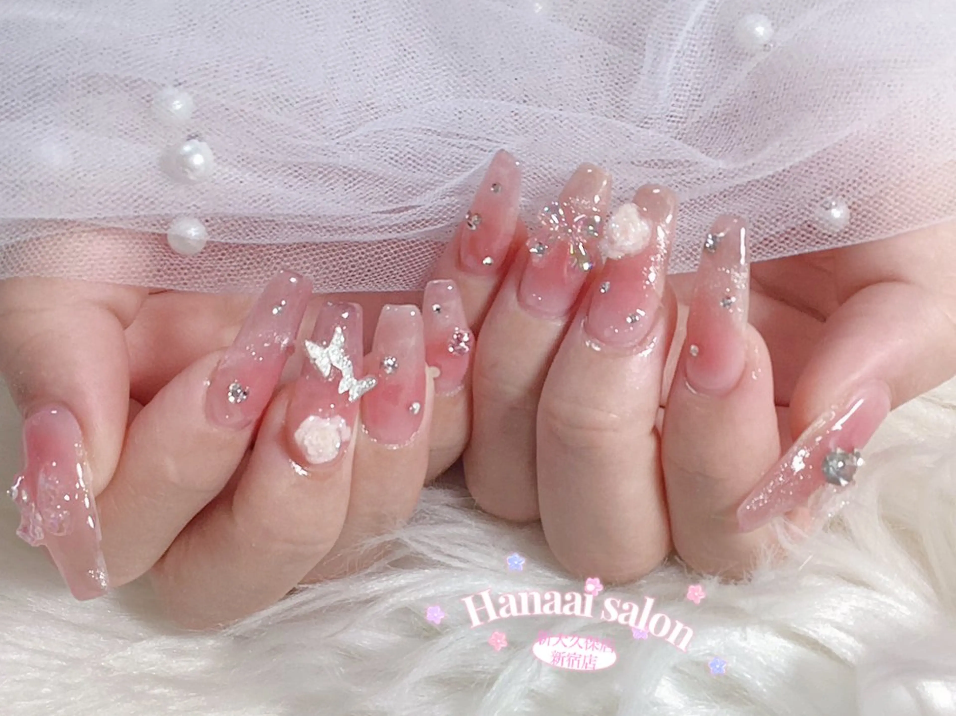 ネイル フットネイル ジェルネイル グラデーション 韓国ネイル ラメ(グリッター) ハンドネイル Hanaai Salon新宿店のネイルデザイン