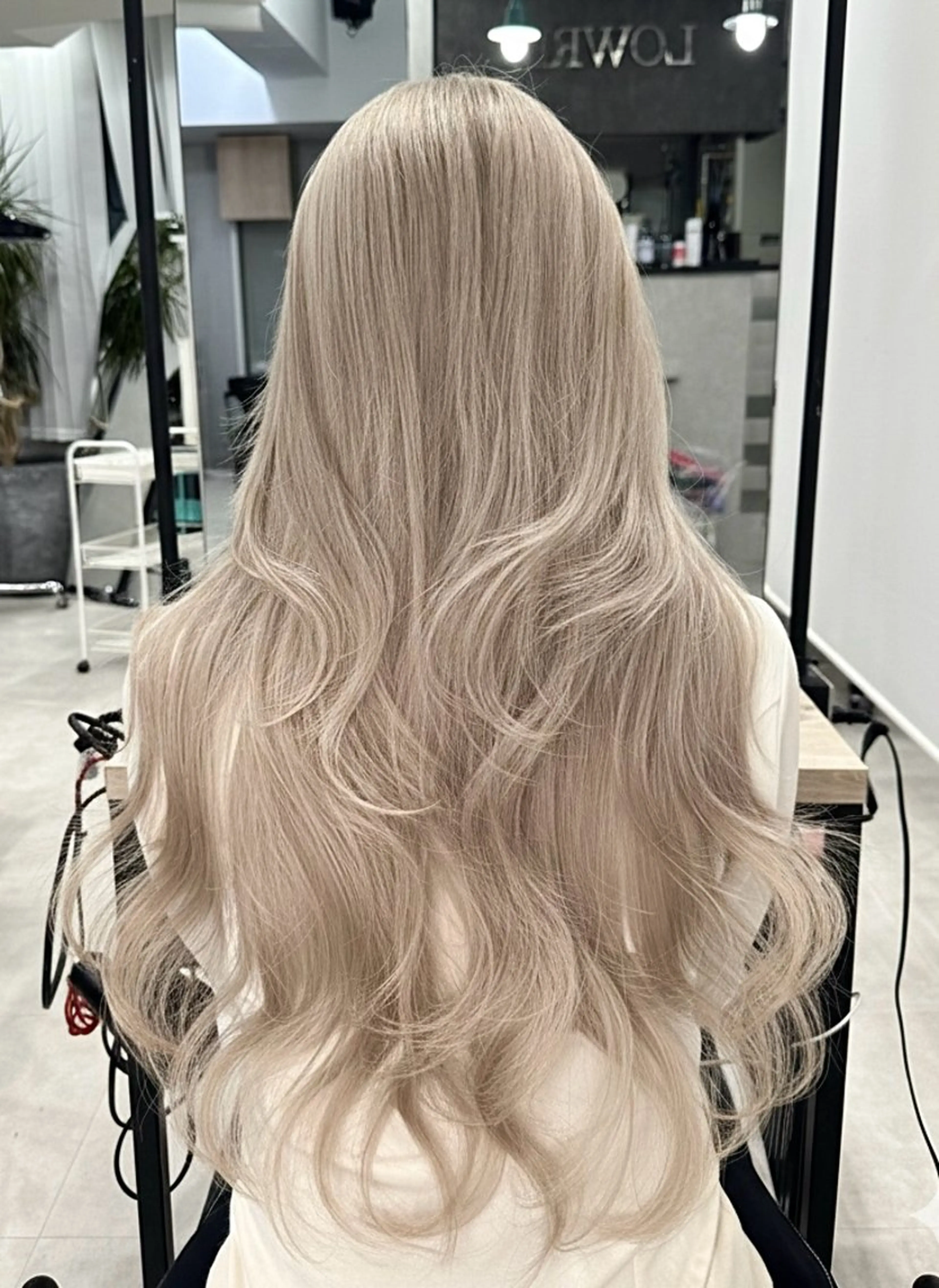 ロング カラー ヘアカラー ✨渋谷ハイトーン 功太郎のヘアスタイル