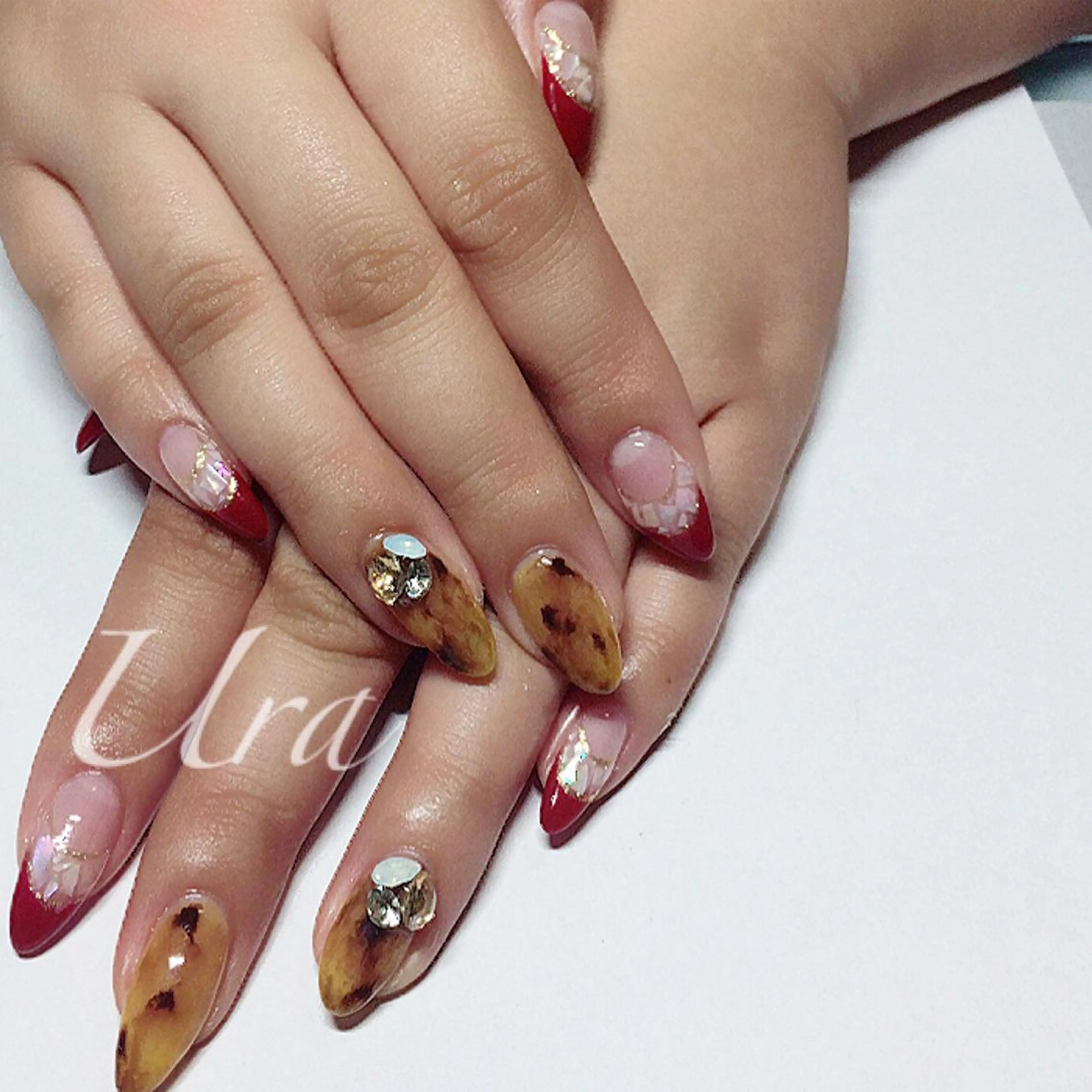 ネイル べっ甲ネイル ダブルフレンチ フレンチネイル ストーンネイル UrakoNail 《nail》のネイルデザイン