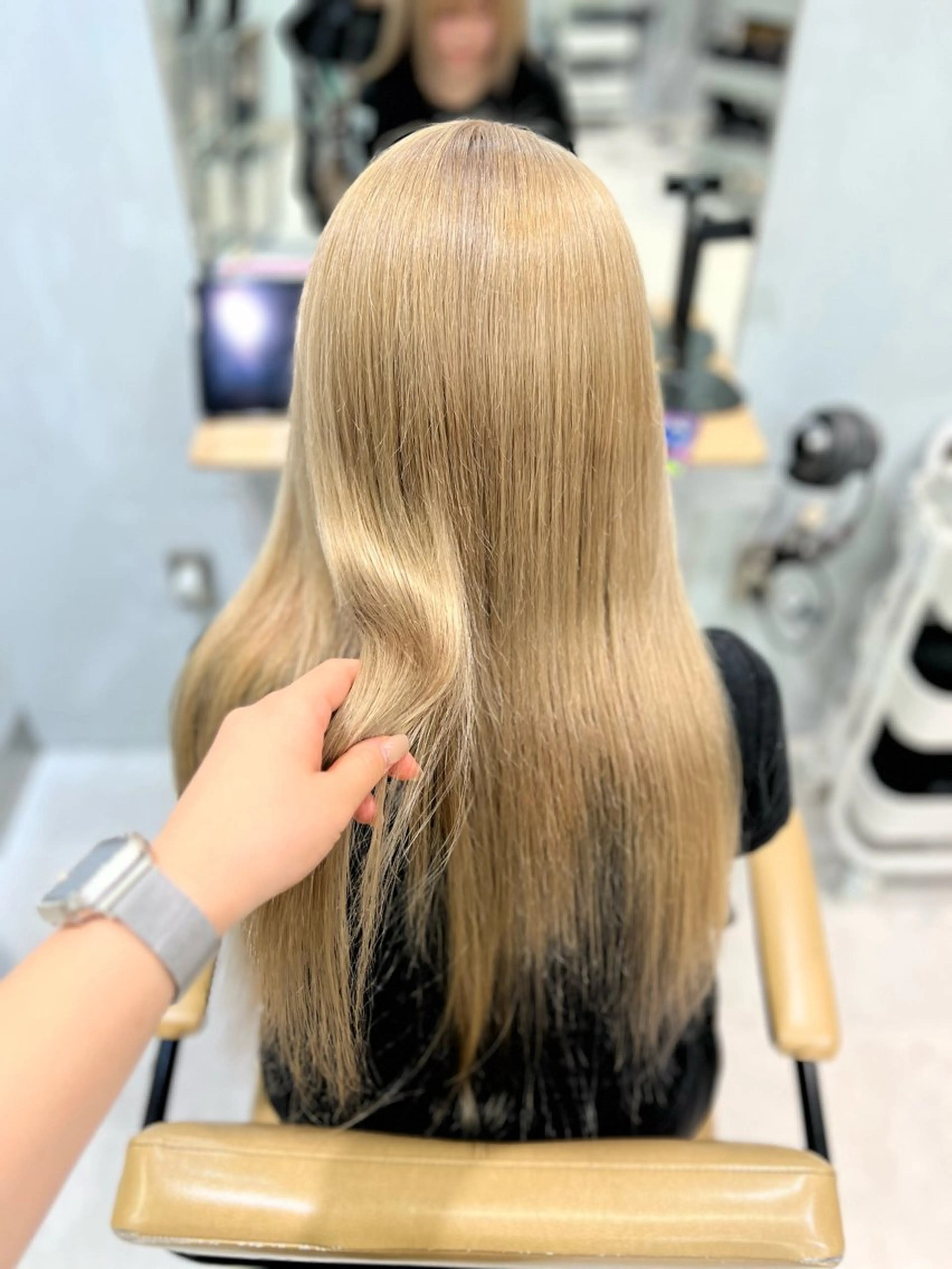 ロング ヘアカラー レイヤーカット ⭐シミズリホのヘアスタイル