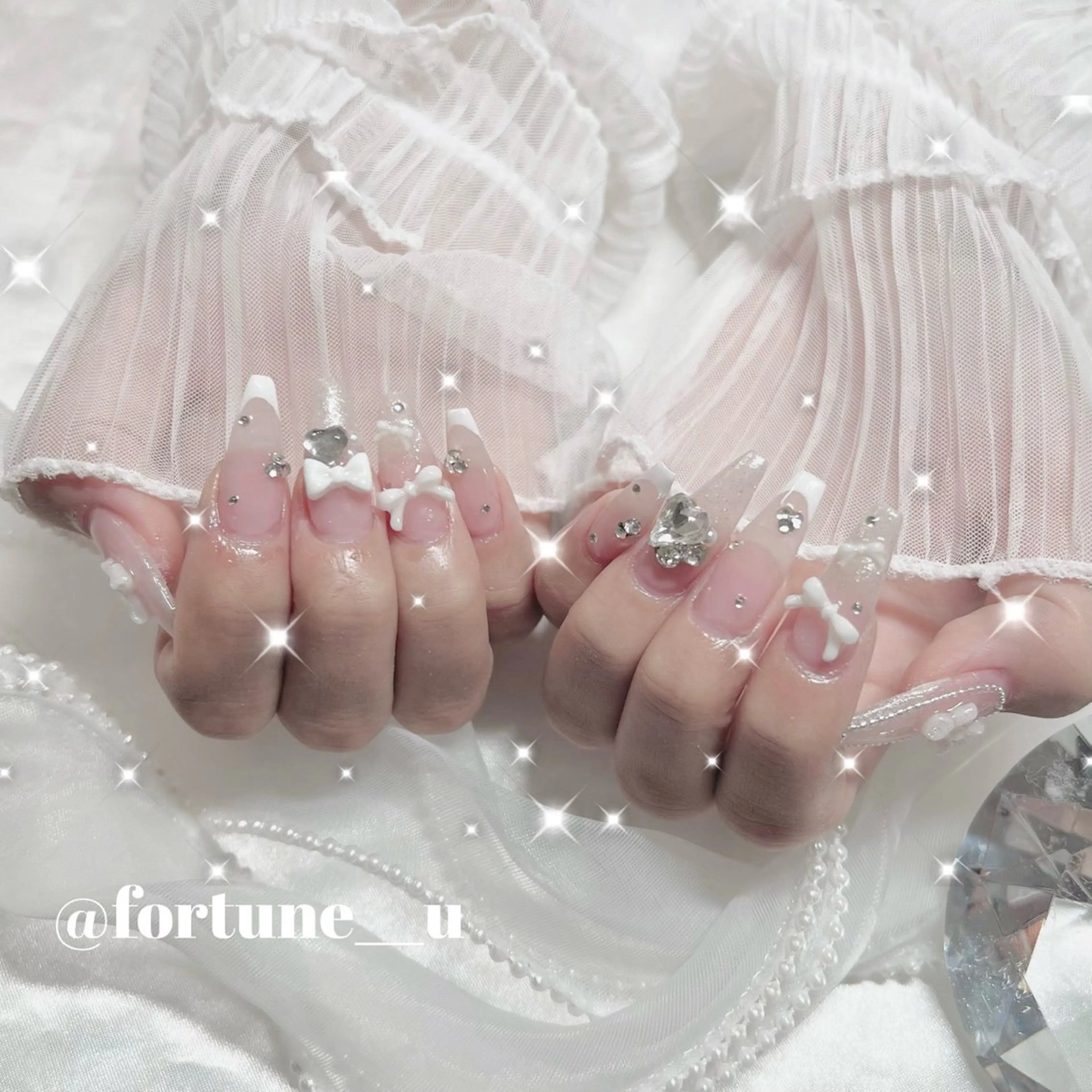 ネイル チークネイル ガーリー 韓国ネイル 水色 持ち込み ハンドネイル 💜✩.* Yuuna💜のネイルデザイン