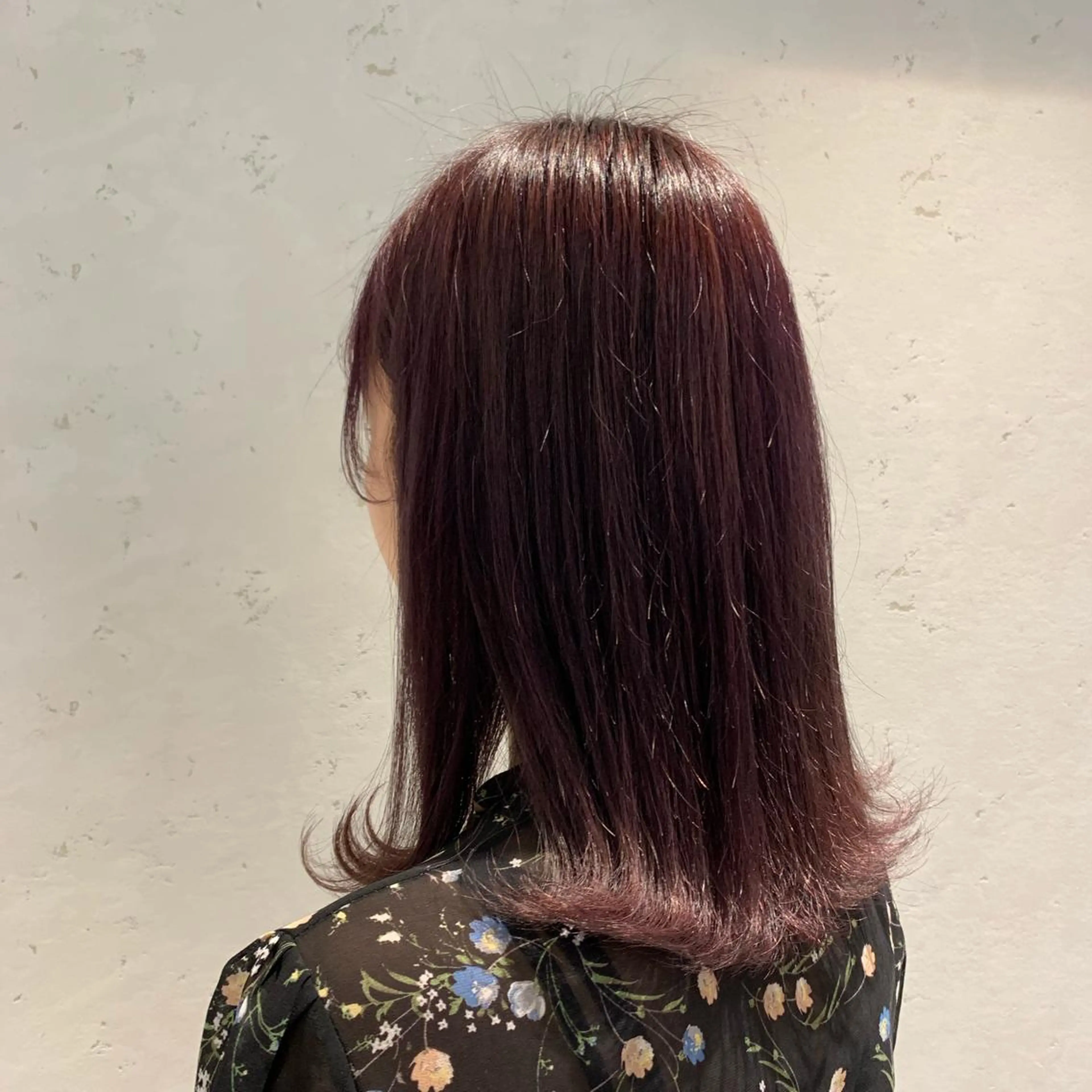 ミディアム カラー 外山 実咲のヘアスタイル