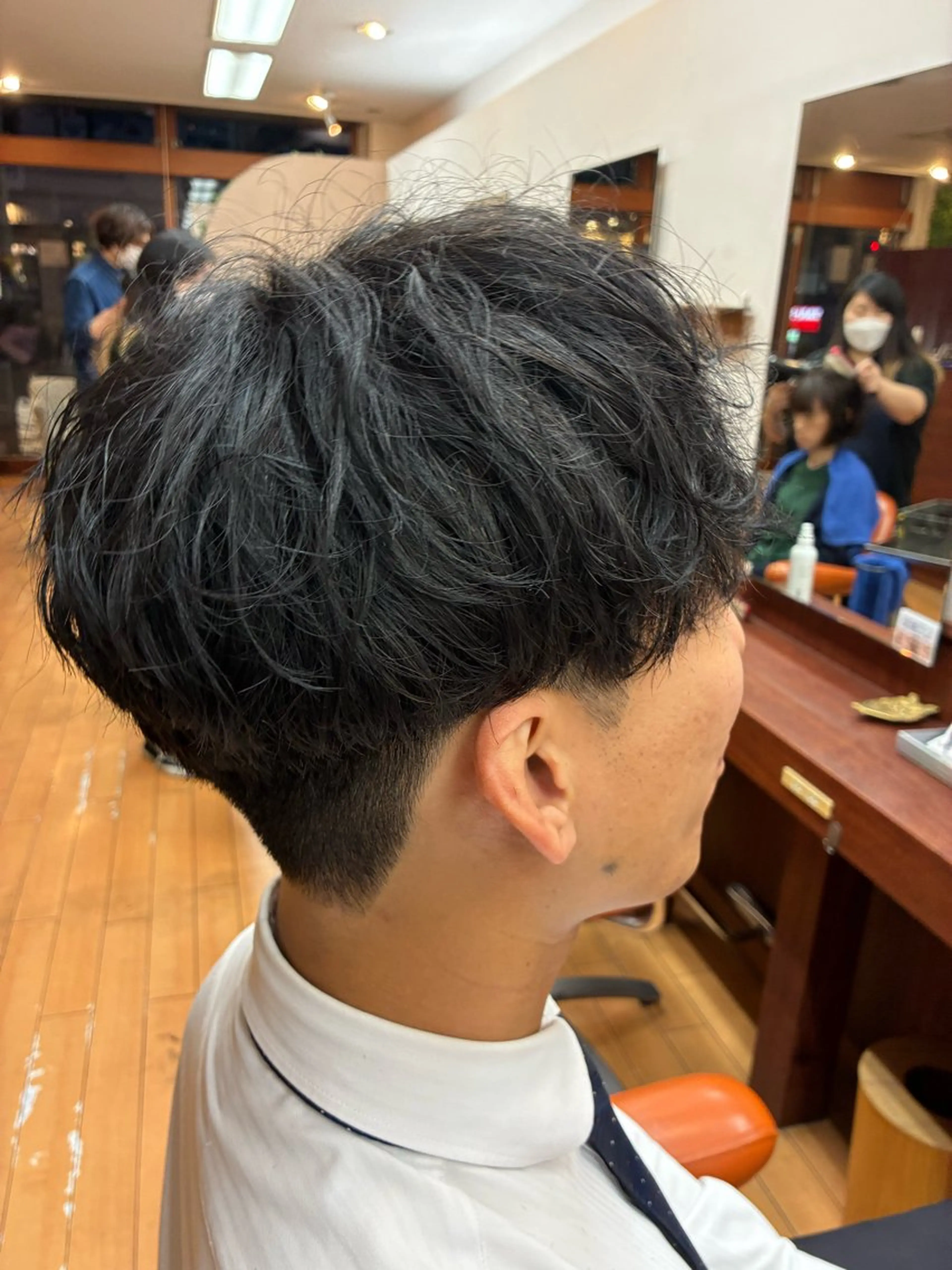 ショート ルキ🌈ブリーチカラ ー&メンズパーマ🦄のヘアスタイル