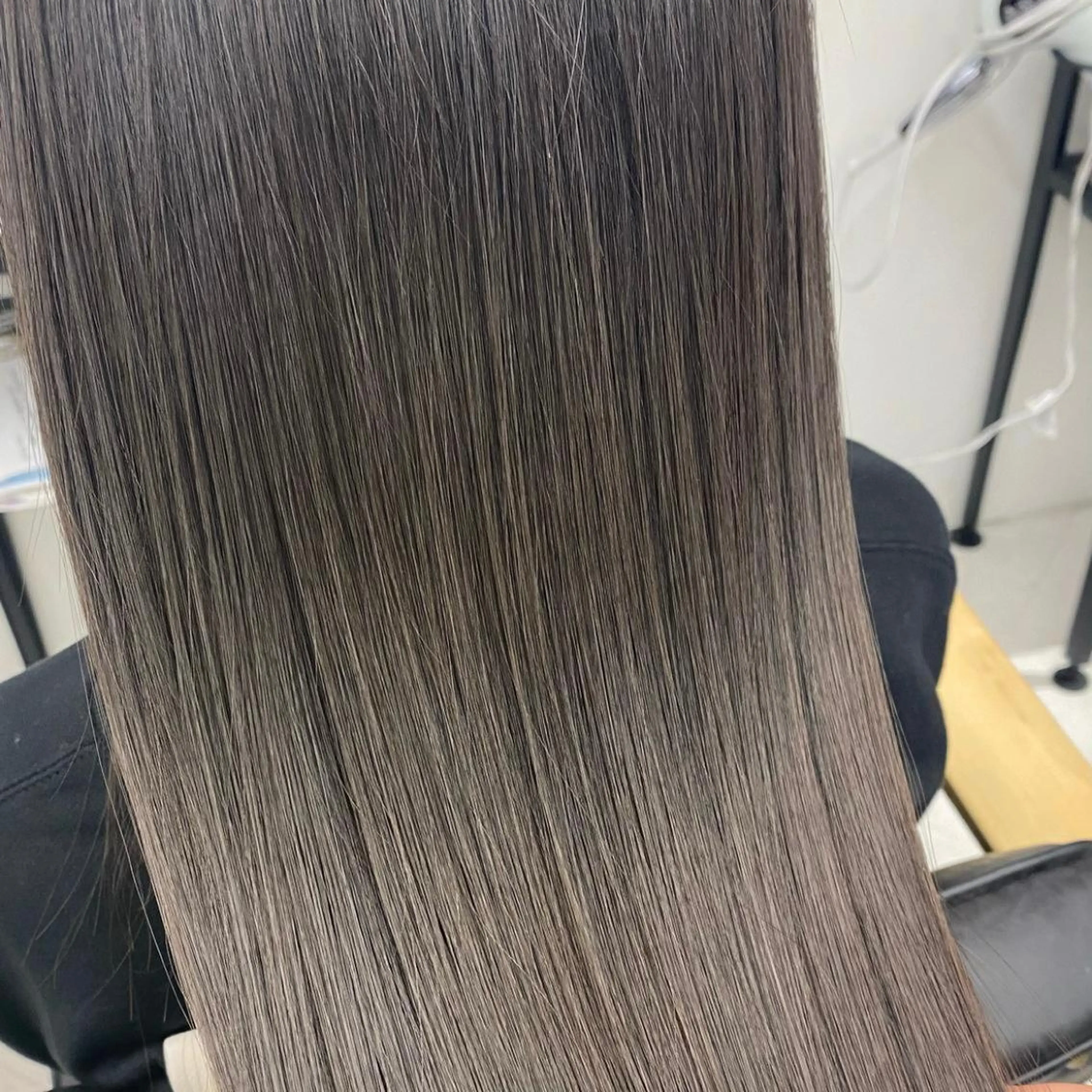 ロング カラー パーマ ヘアアレンジ メンズ キッズ ネイル マツエク・マツパ アイブロウ トリートメント mona/ ストレートスタイル✨のヘアスタイル