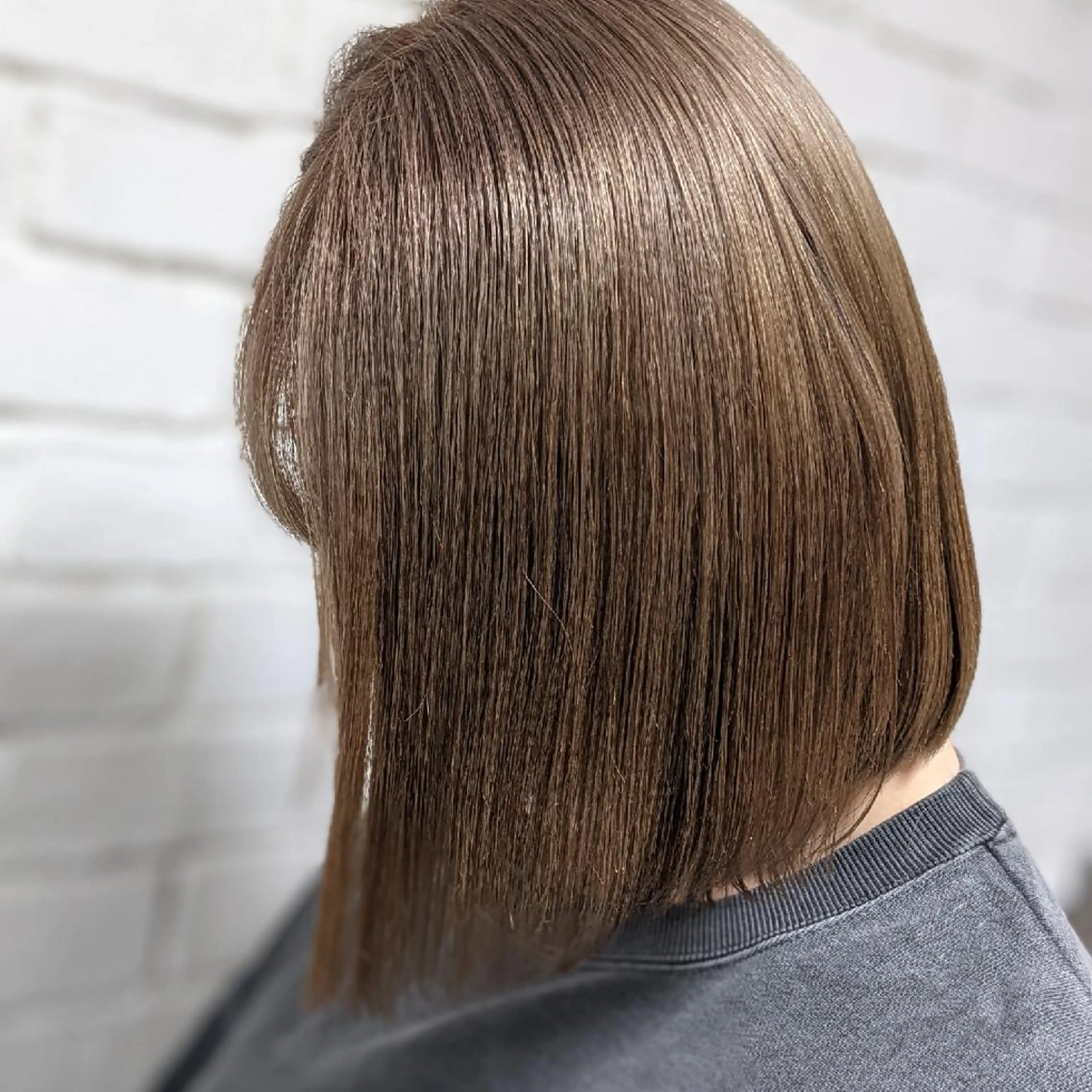 ミディアム カラー nameless髪質 改善ブリーチ心斎橋のヘアスタイル