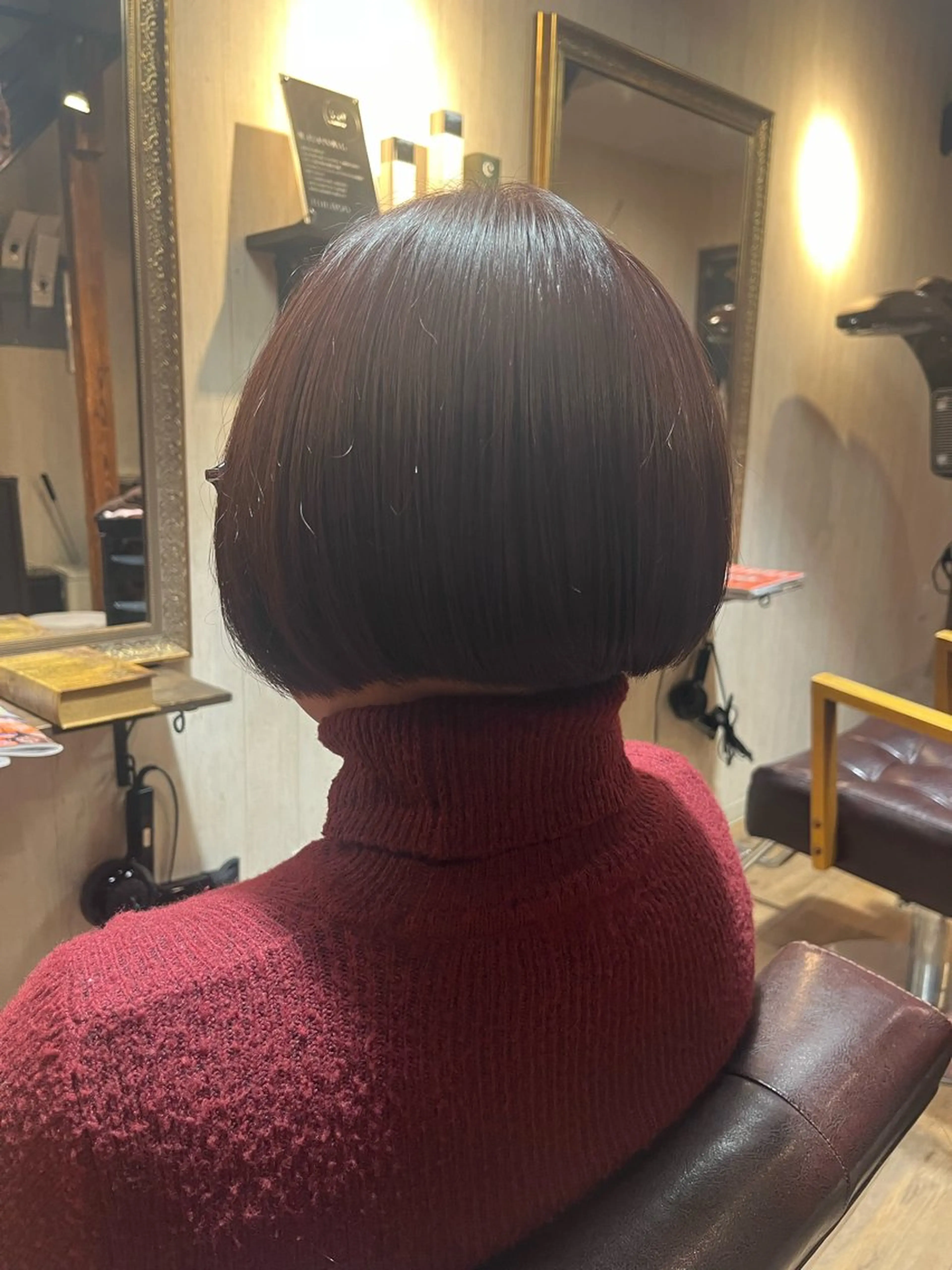 ショート 前下がりボブ ボブ カット ヘアカラー トリートメント . Lｉｅのヘアスタイル
