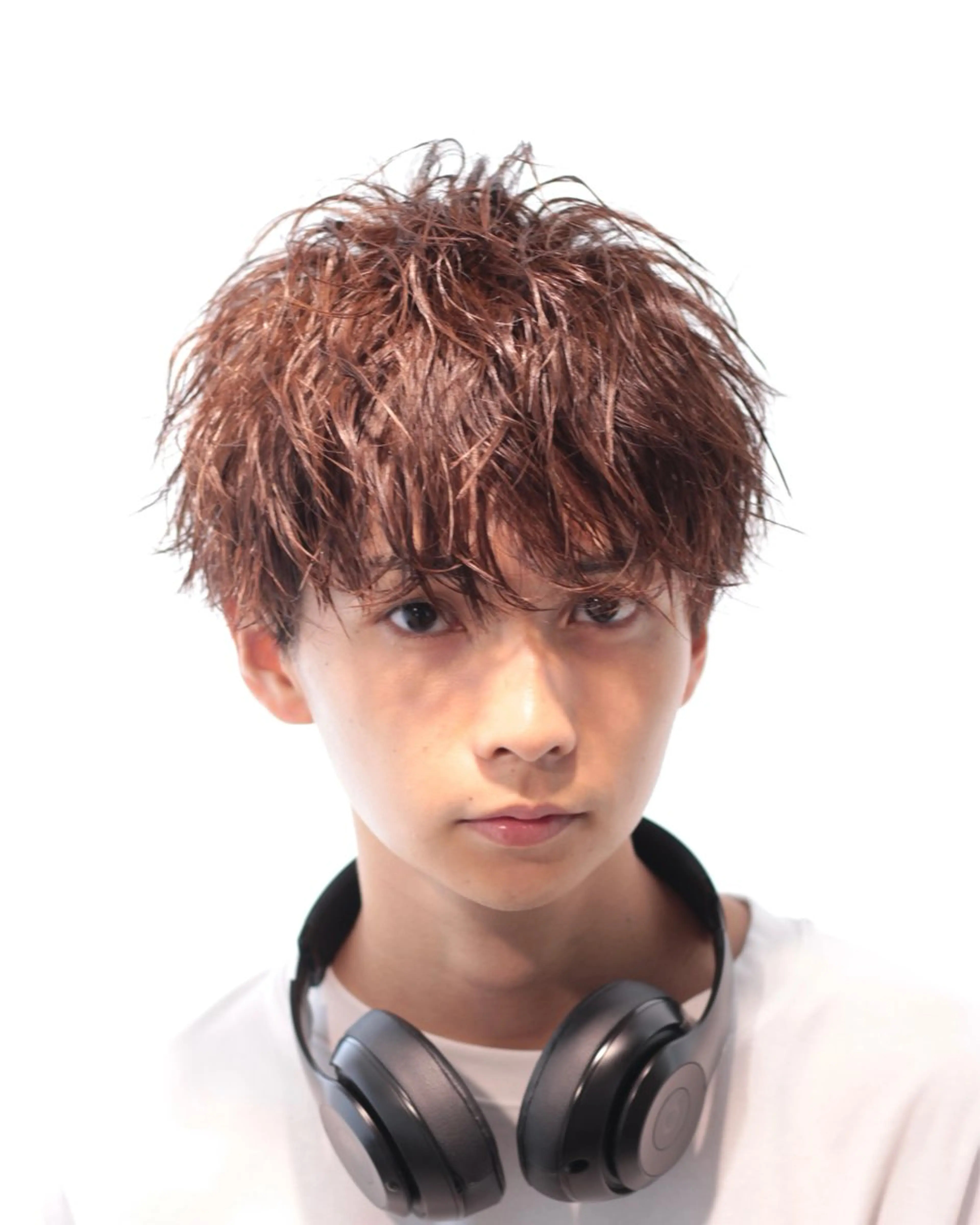 ショート カラー パーマ メンズ メンズハイライト メンズパーマ ツイストスパイラルパーマ 波巻きパーマ ハイライトカラー 🔥 メンズ 特化🔥RAIのヘアスタイル