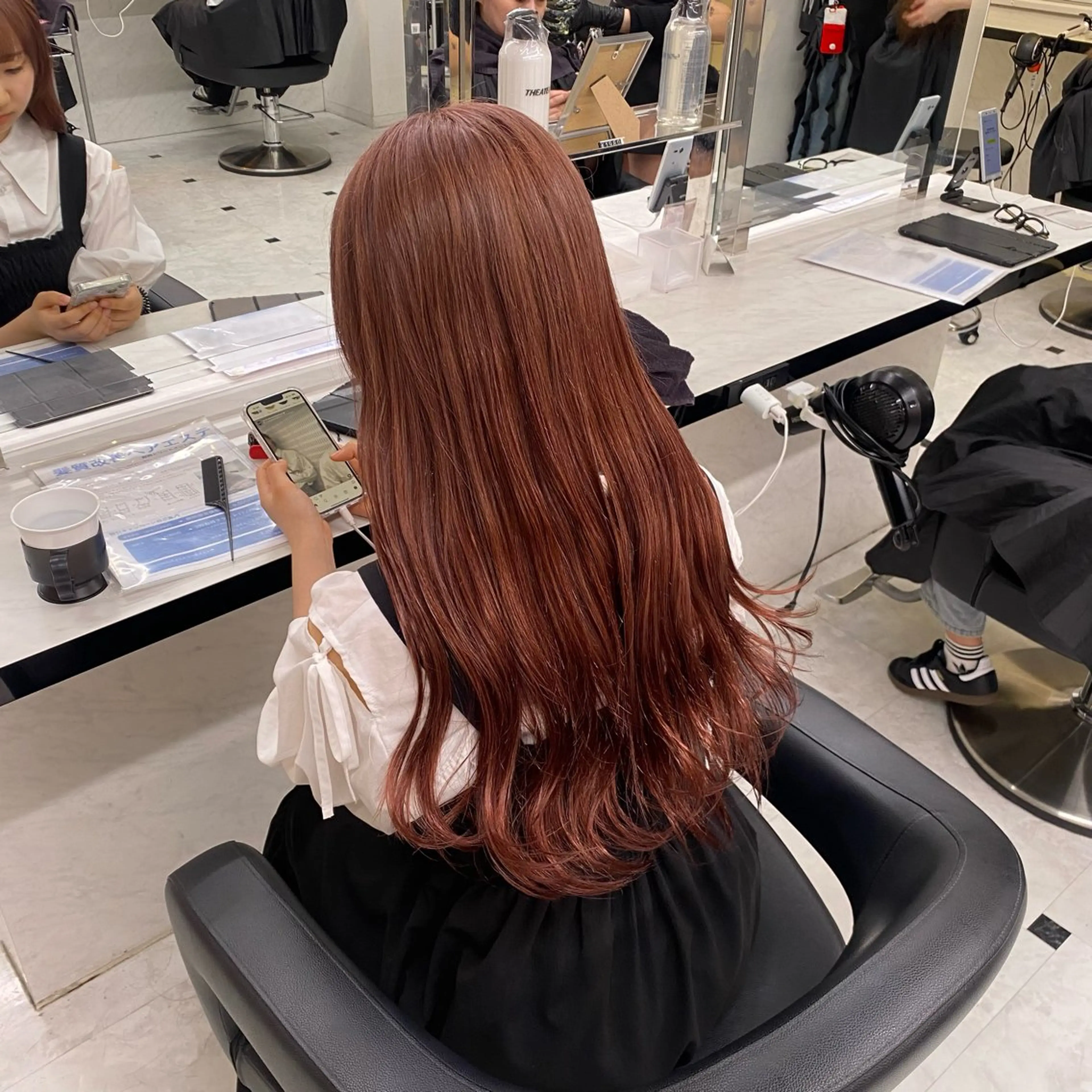 ロング カラー 透明感ベージュカラー 🪞上野🪞AIのヘアスタイル