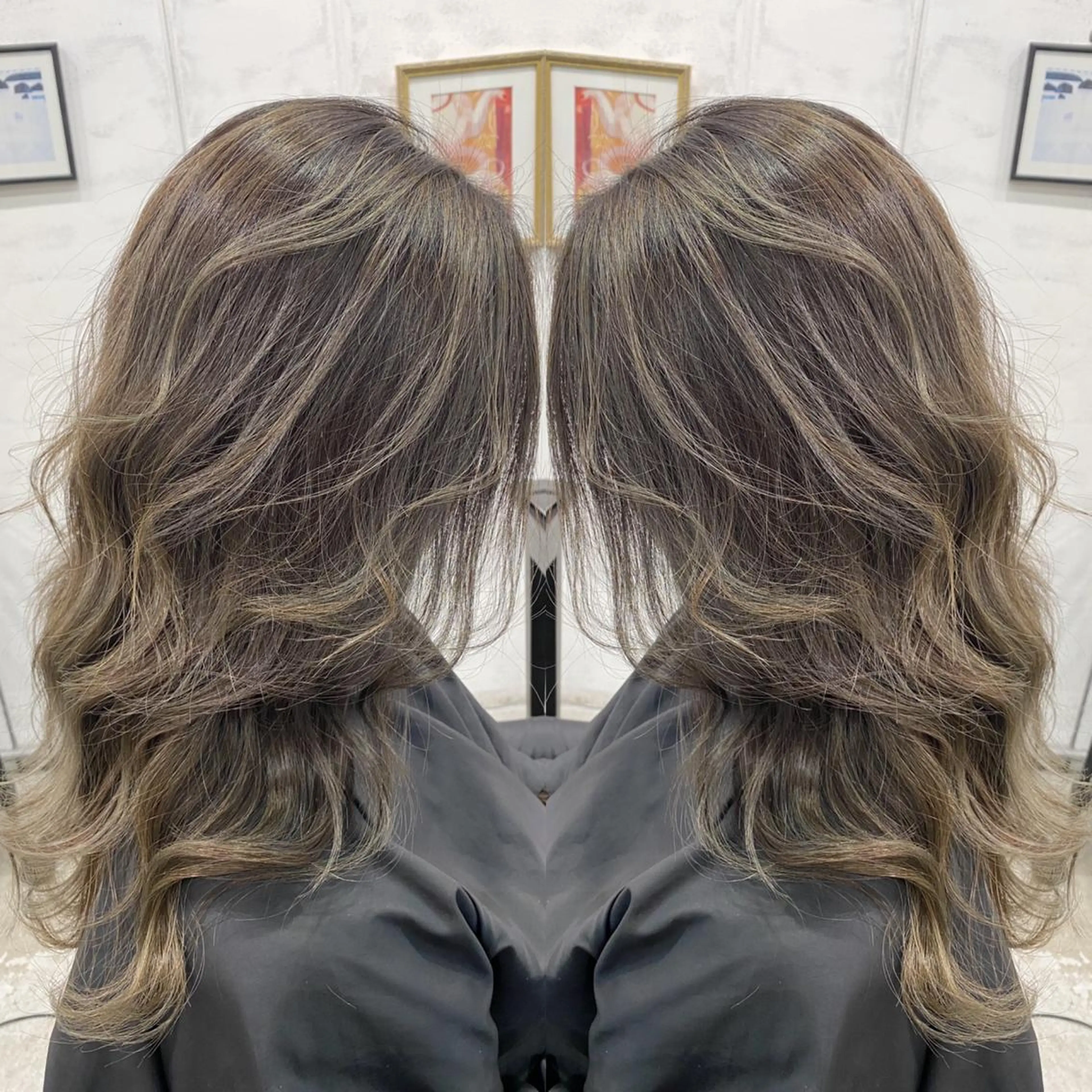 ミディアム カラー ヘアアレンジ バレイヤージュ レイヤーカット ヘアカラー トリートメント 縮毛矯正 髪質改善寺坂雄飛💐のヘアスタイル