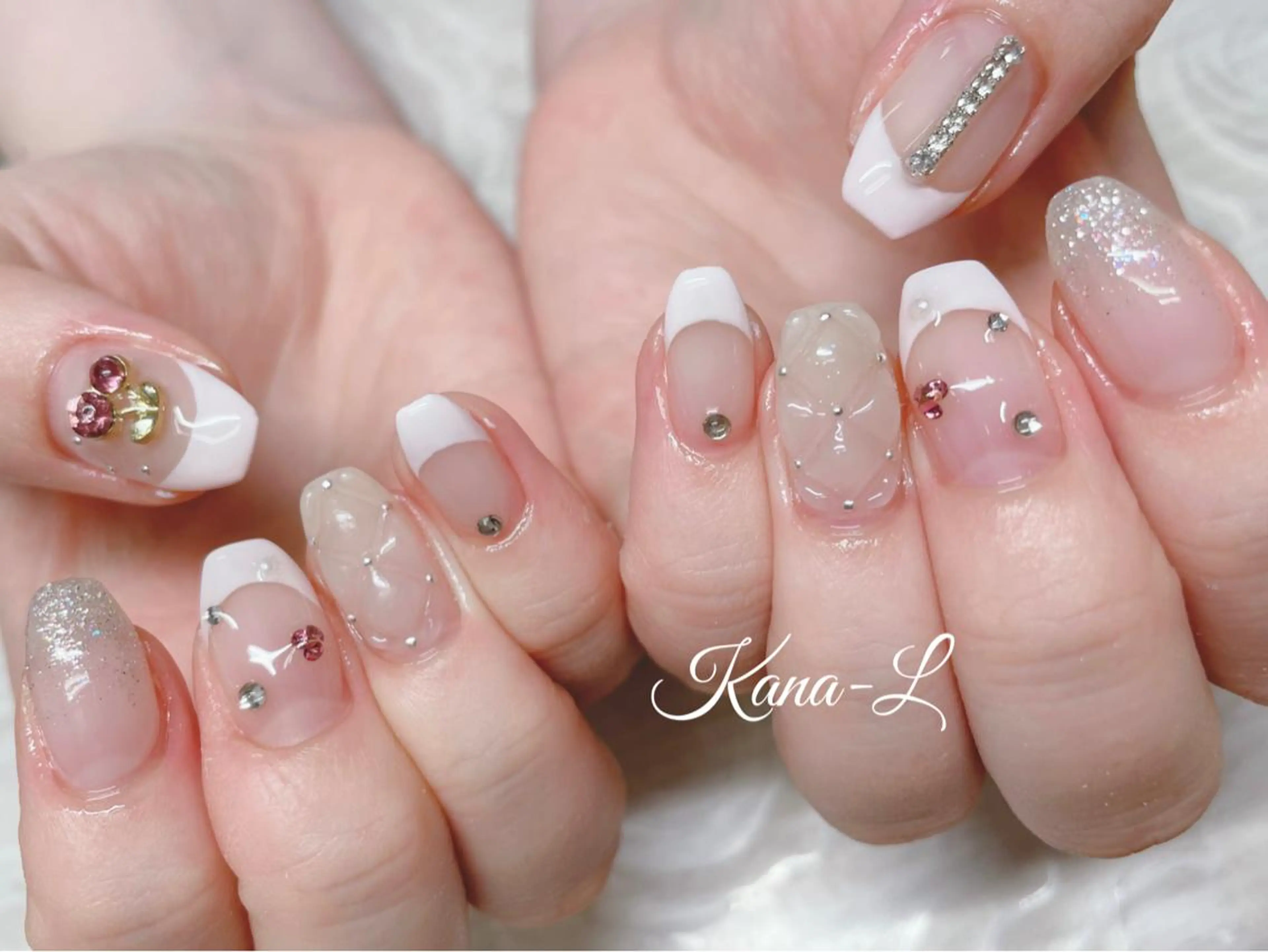 カラー ネイル フレンチネイル キラキラネイル ストーンネイル 芦辺 香奈のネイルデザイン