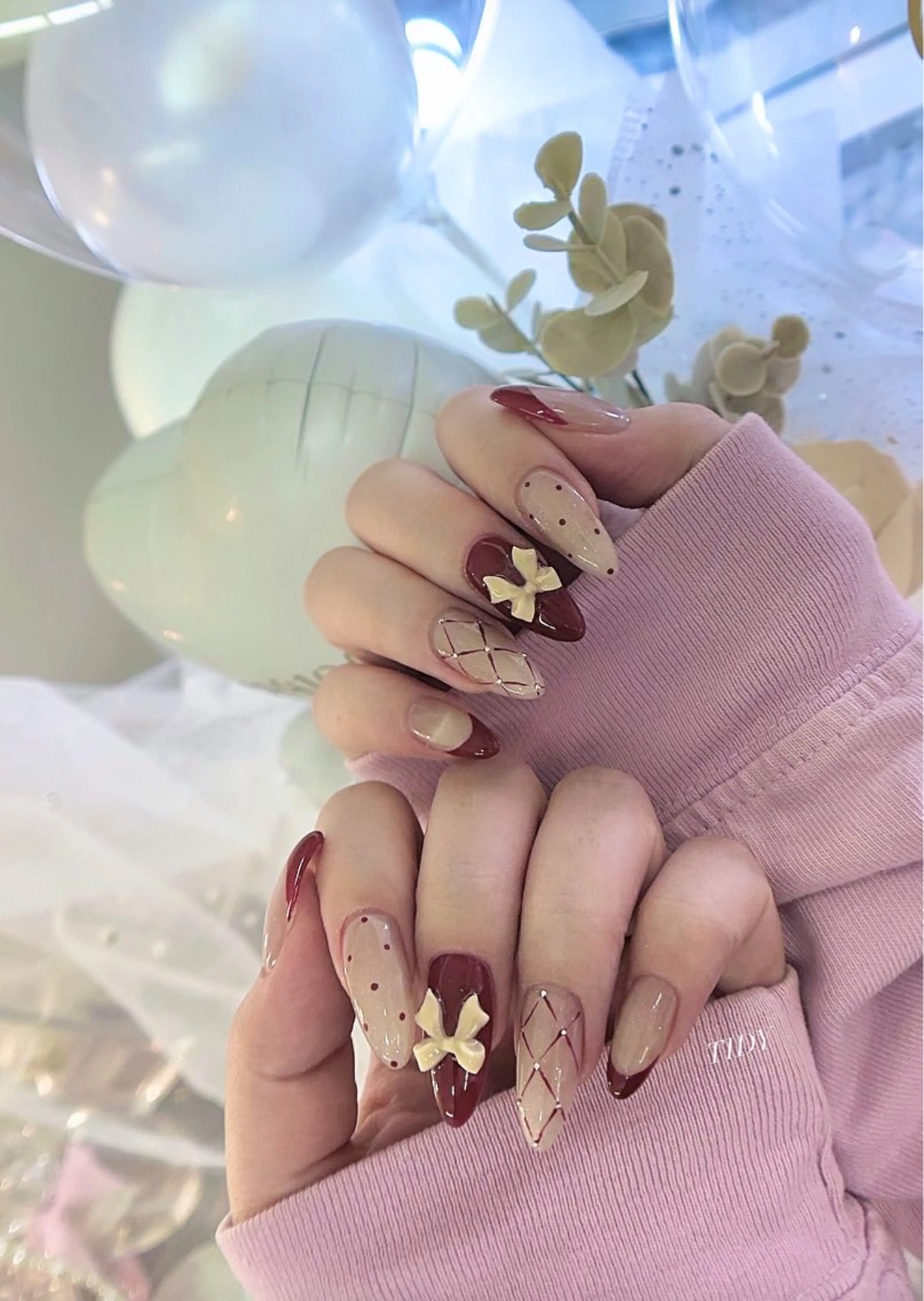 ネイル 長さ出し フットネイル ジェルネイル キラキラネイル 韓国ネイル ハンドネイル TIDY .のネイルデザイン