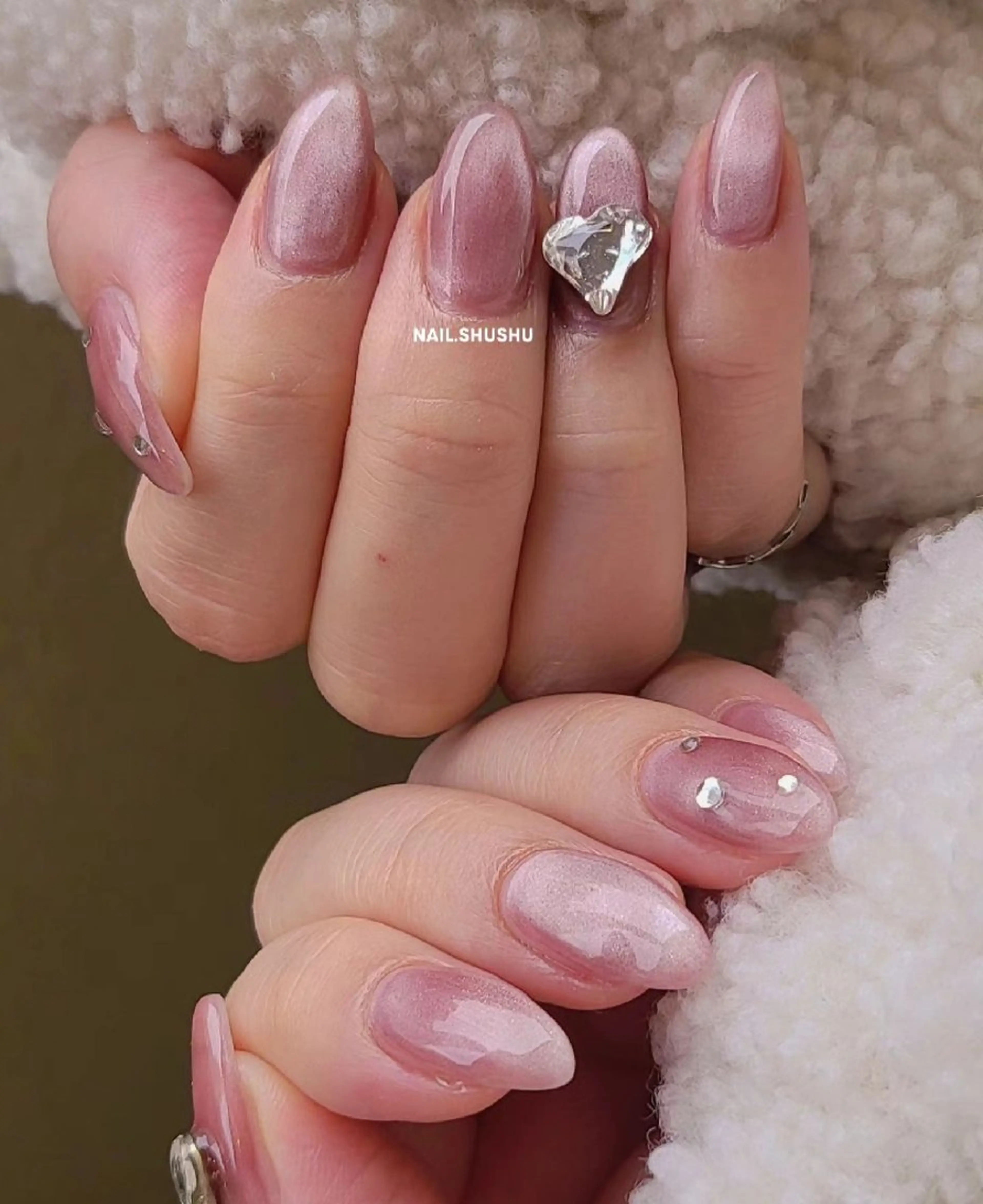 ネイル 持ち込み ニュアンスネイル ワンカラーネイル シンプルネイル 冬ネイル 3dパーツ/流行り 👧shushu❤️のネイルデザイン