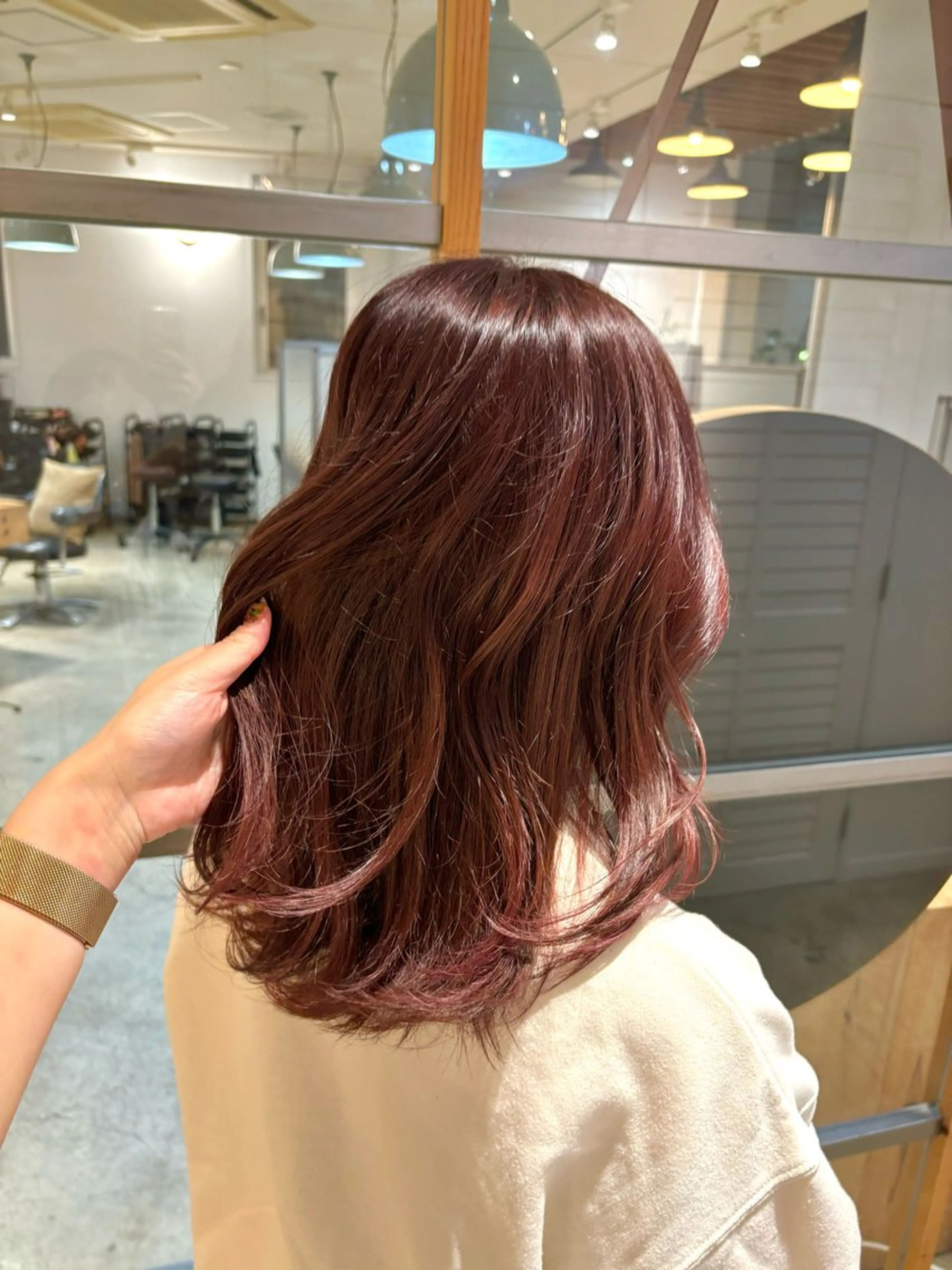 セミロング カラー ブラウンカラー ピンクカラー ピンクブラウン 辻 愛麗のヘアスタイル