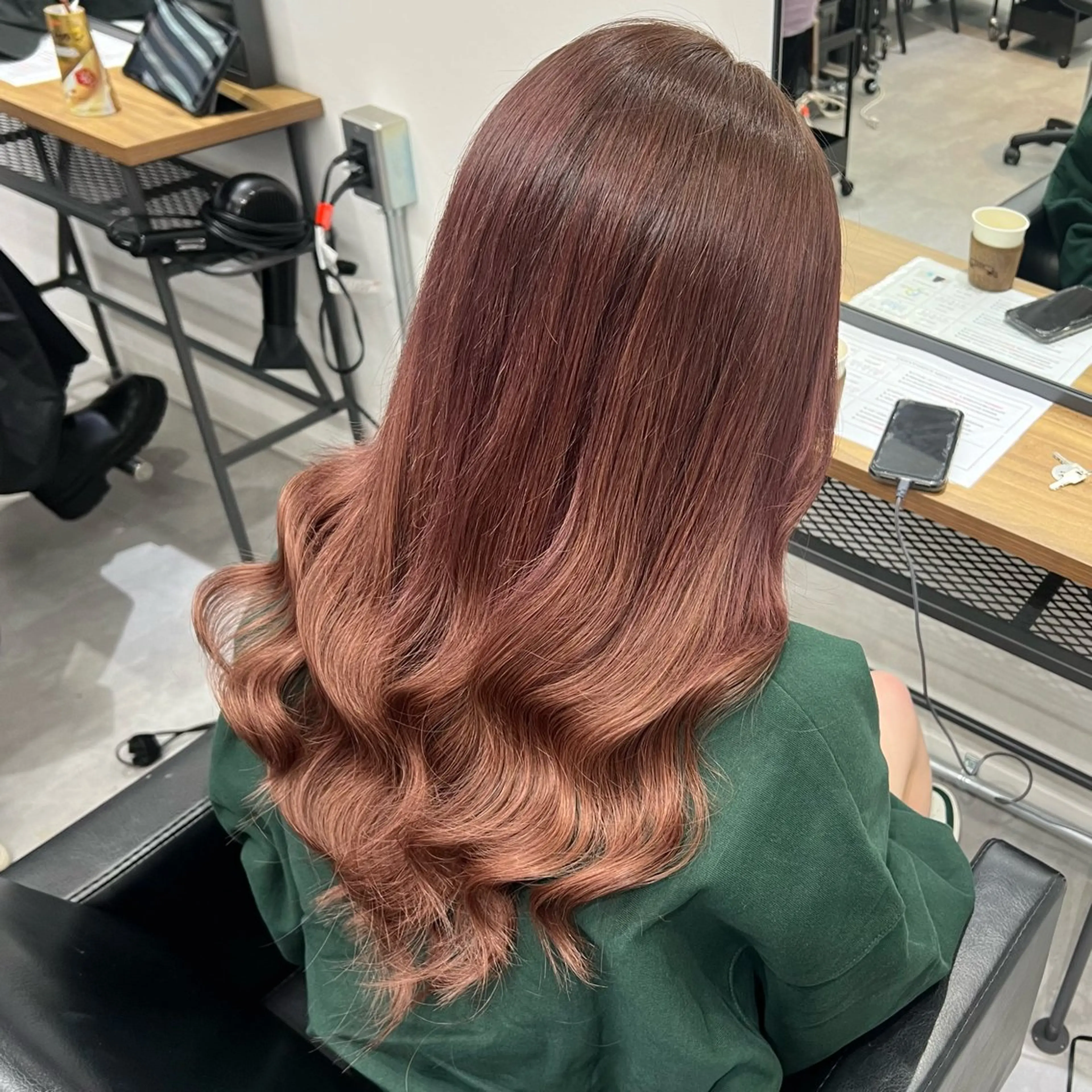 ロング カラー ショート/ウルフ カットモデル募集のヘアスタイル