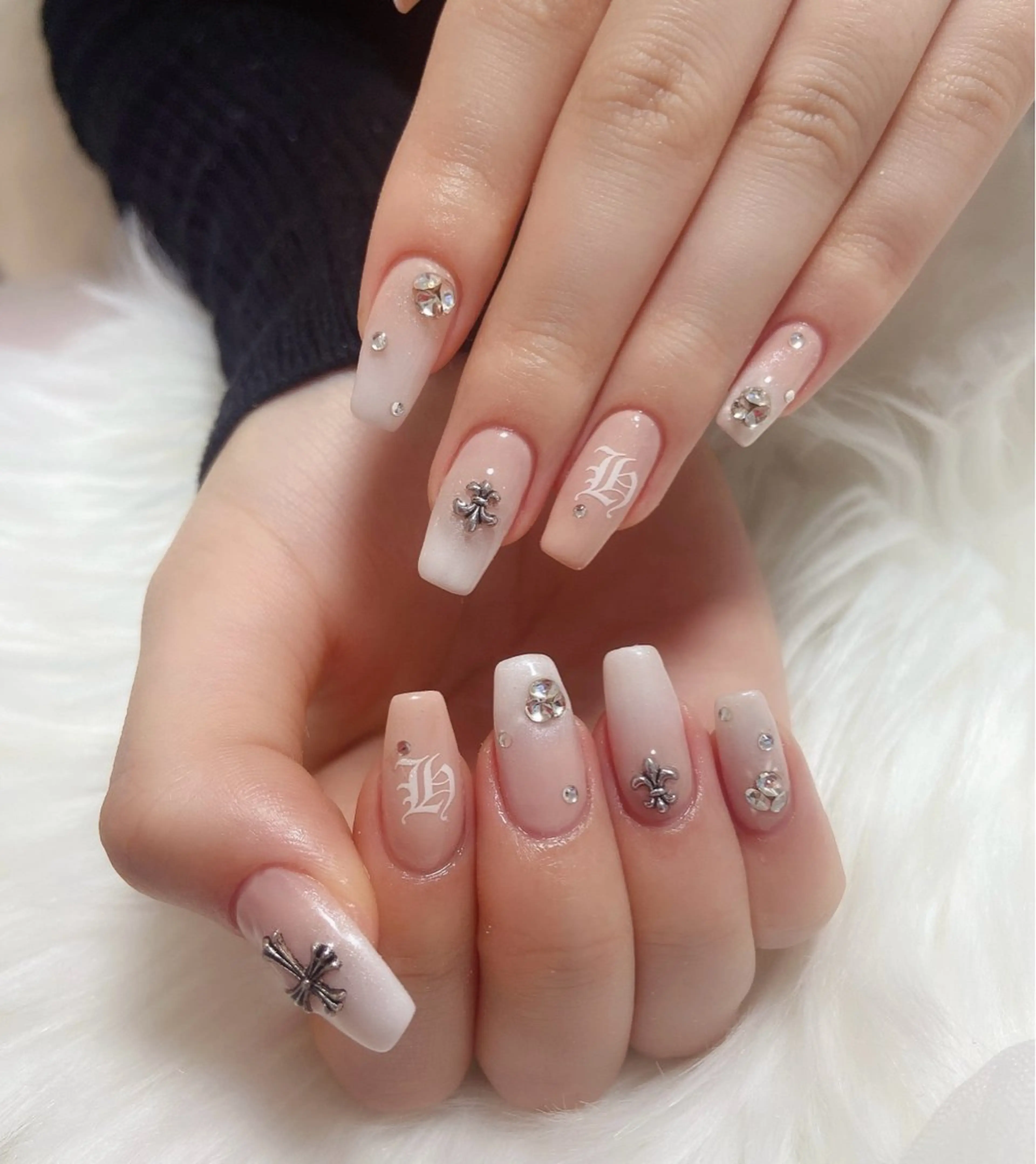 ネイル &ME ネイルサロンのネイルデザイン