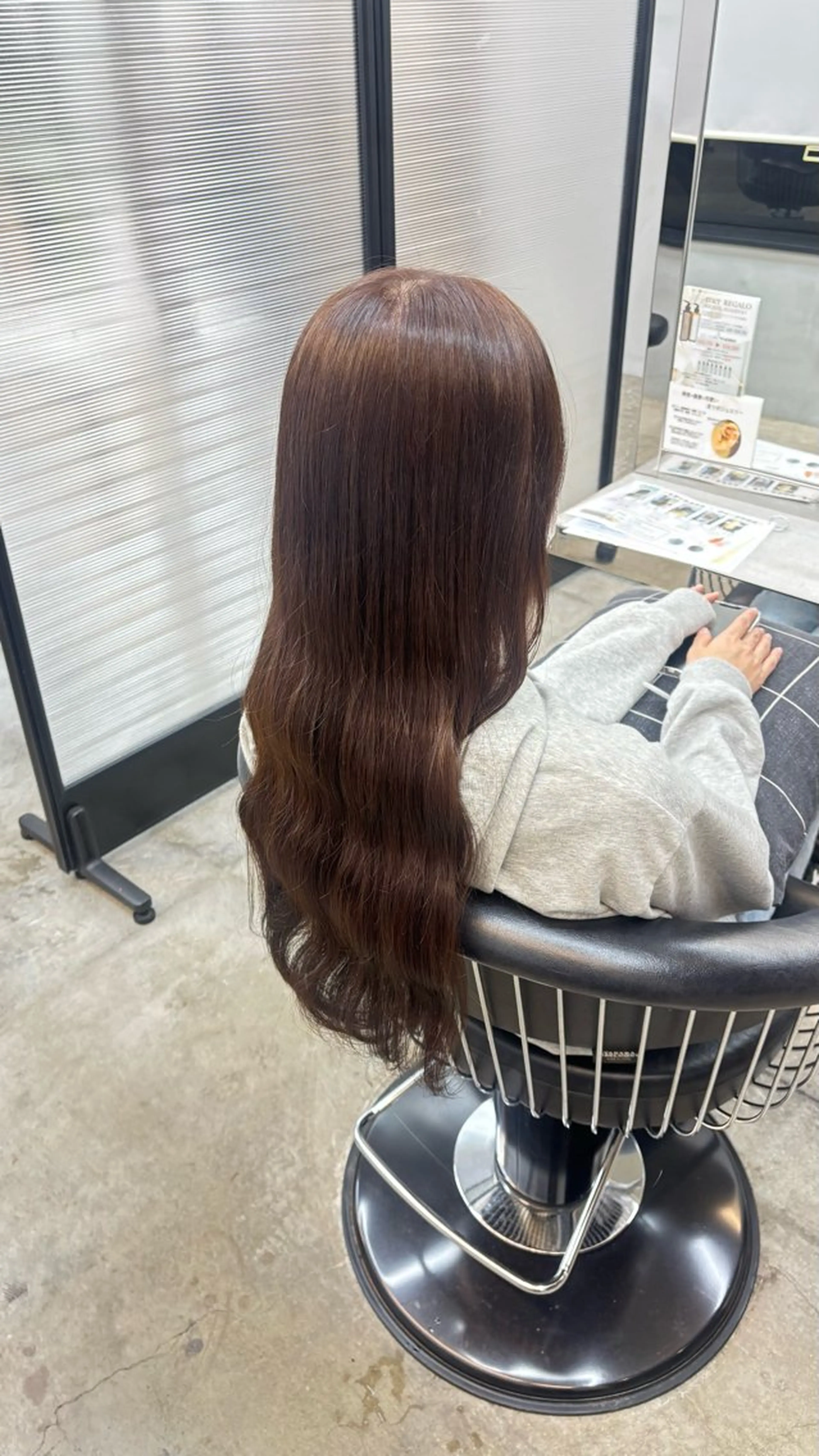 ロング チョコレートブラウン ヘアカラー 🔮 艶感カラー 🔮鈴木 夢里のヘアスタイル