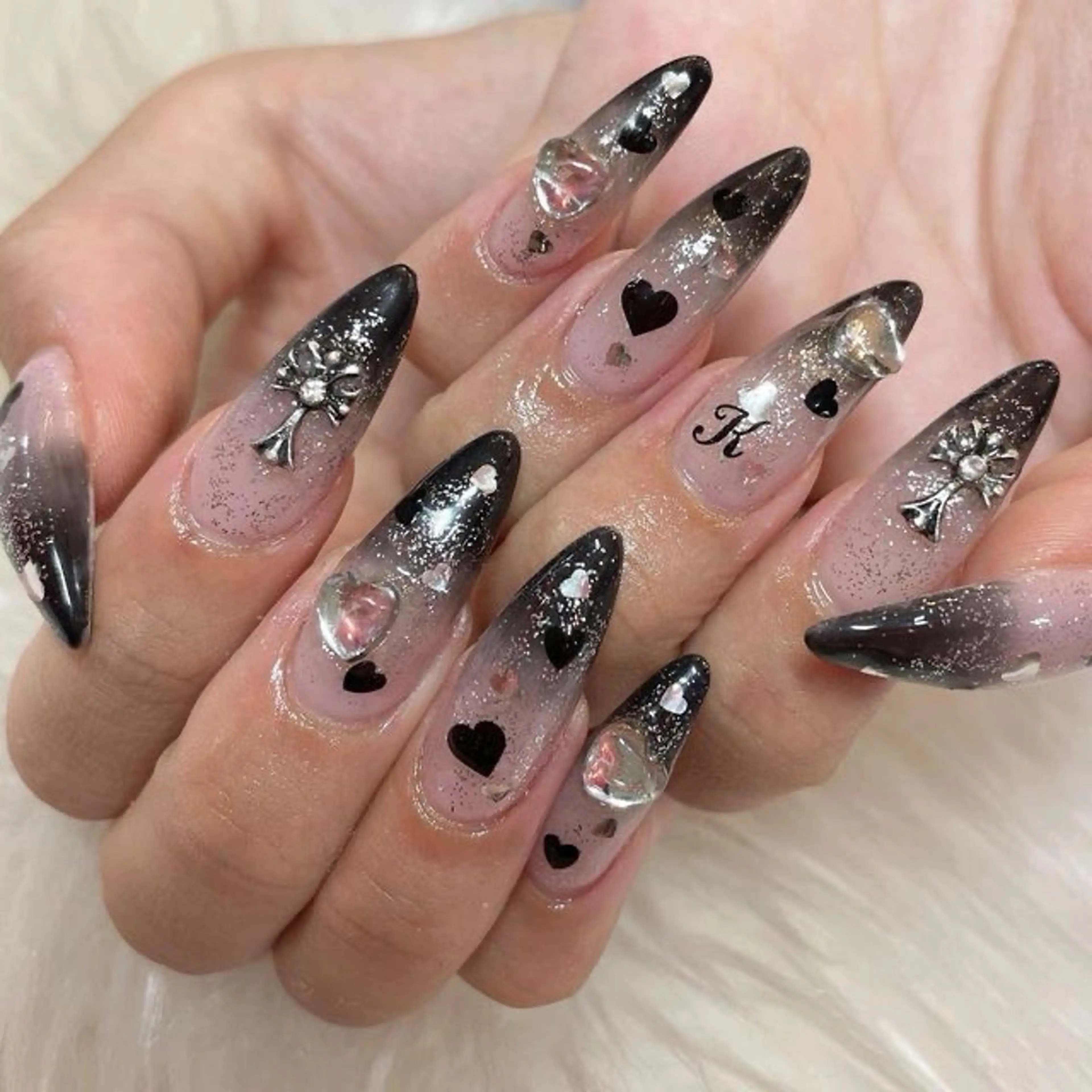 ネイル マグネットネイル ピンク ネイルチップ 冬ネイル Lee Nailsのネイルデザイン