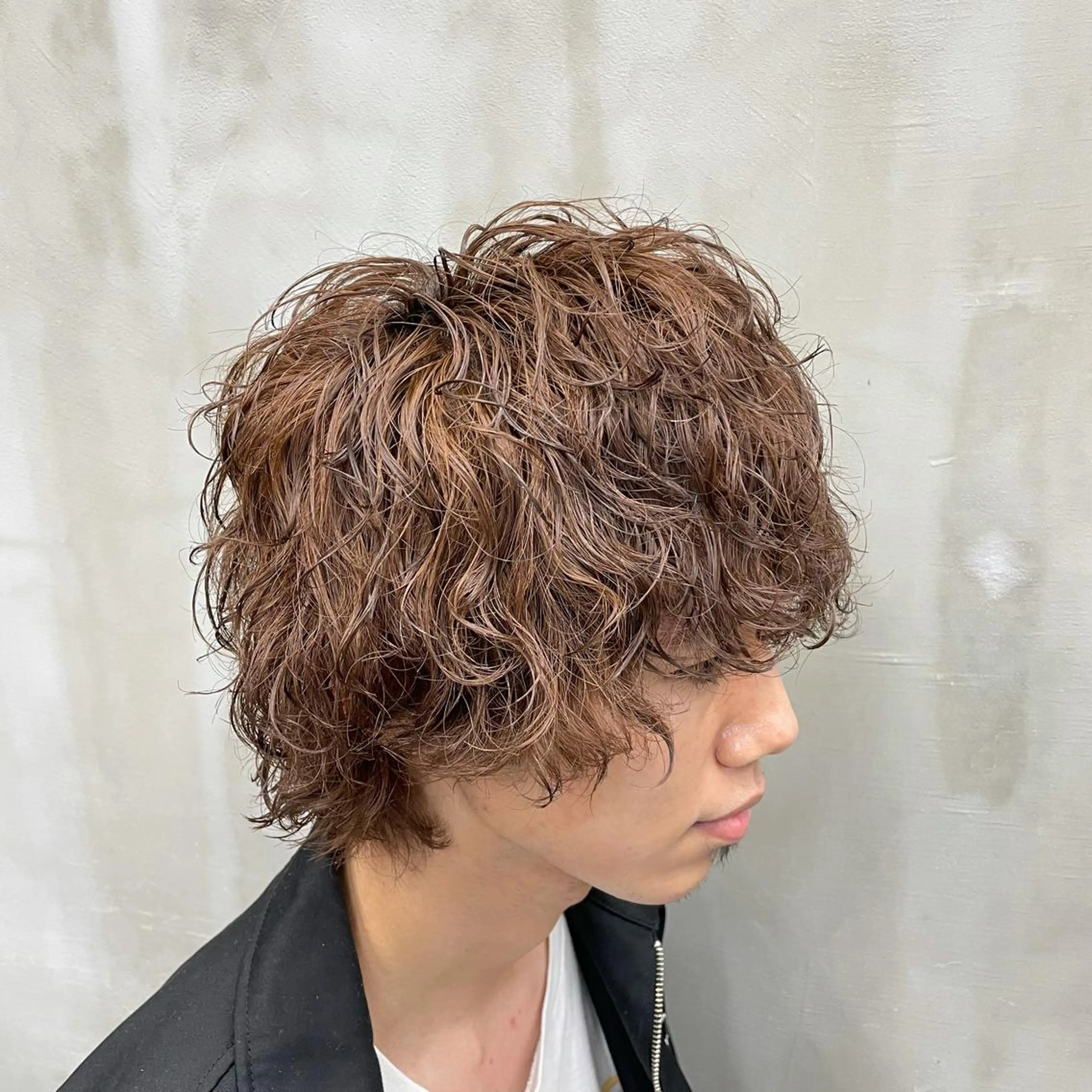 ミディアム パーマ メンズ メンズサロン代表 曲がる縮毛矯正のヘアスタイル