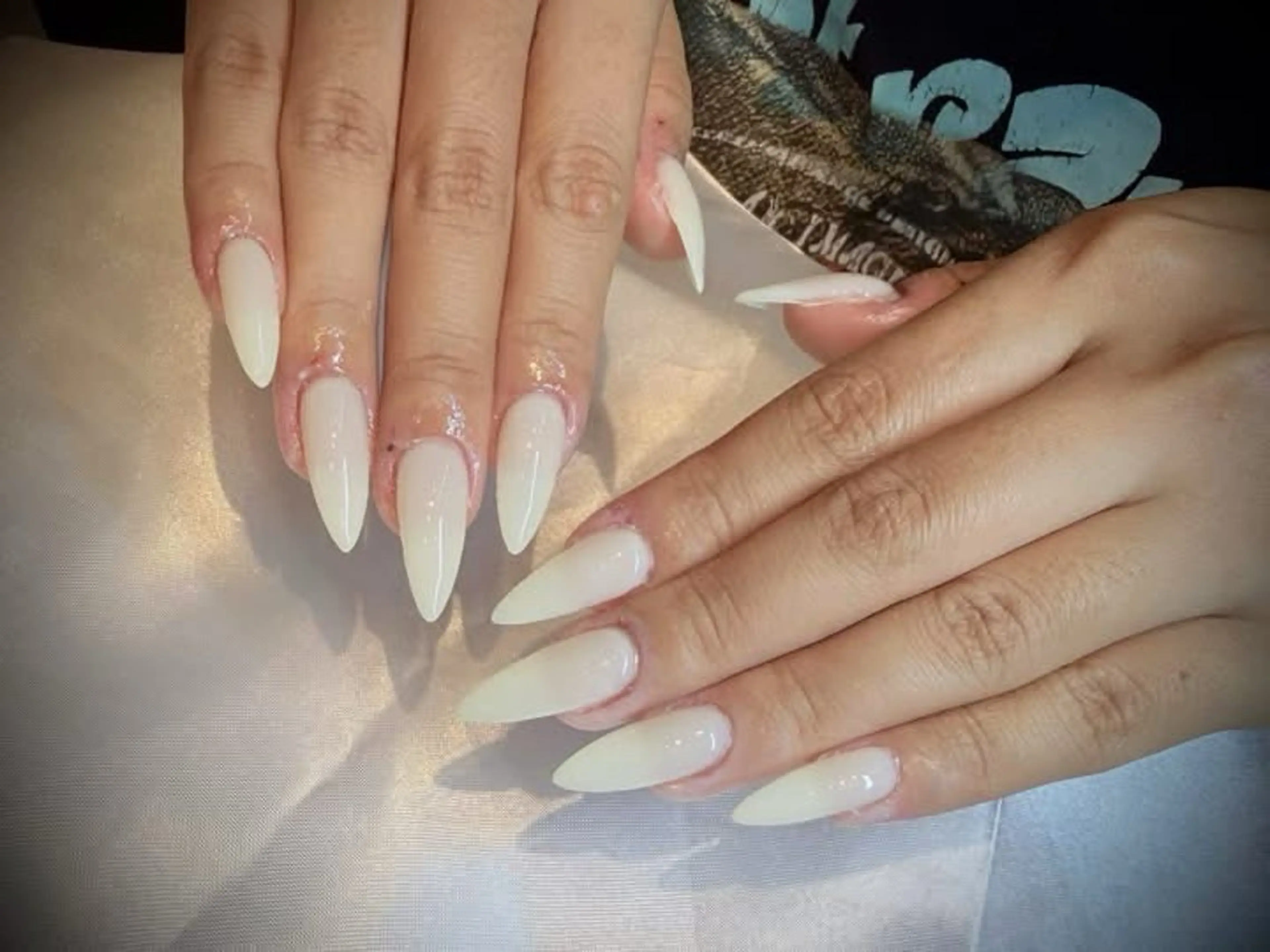 ネイル オーロラネイル ブルー チークネイル 長さ出し フットネイル ハンドネイル JIN 168 新大久保のネイルデザイン