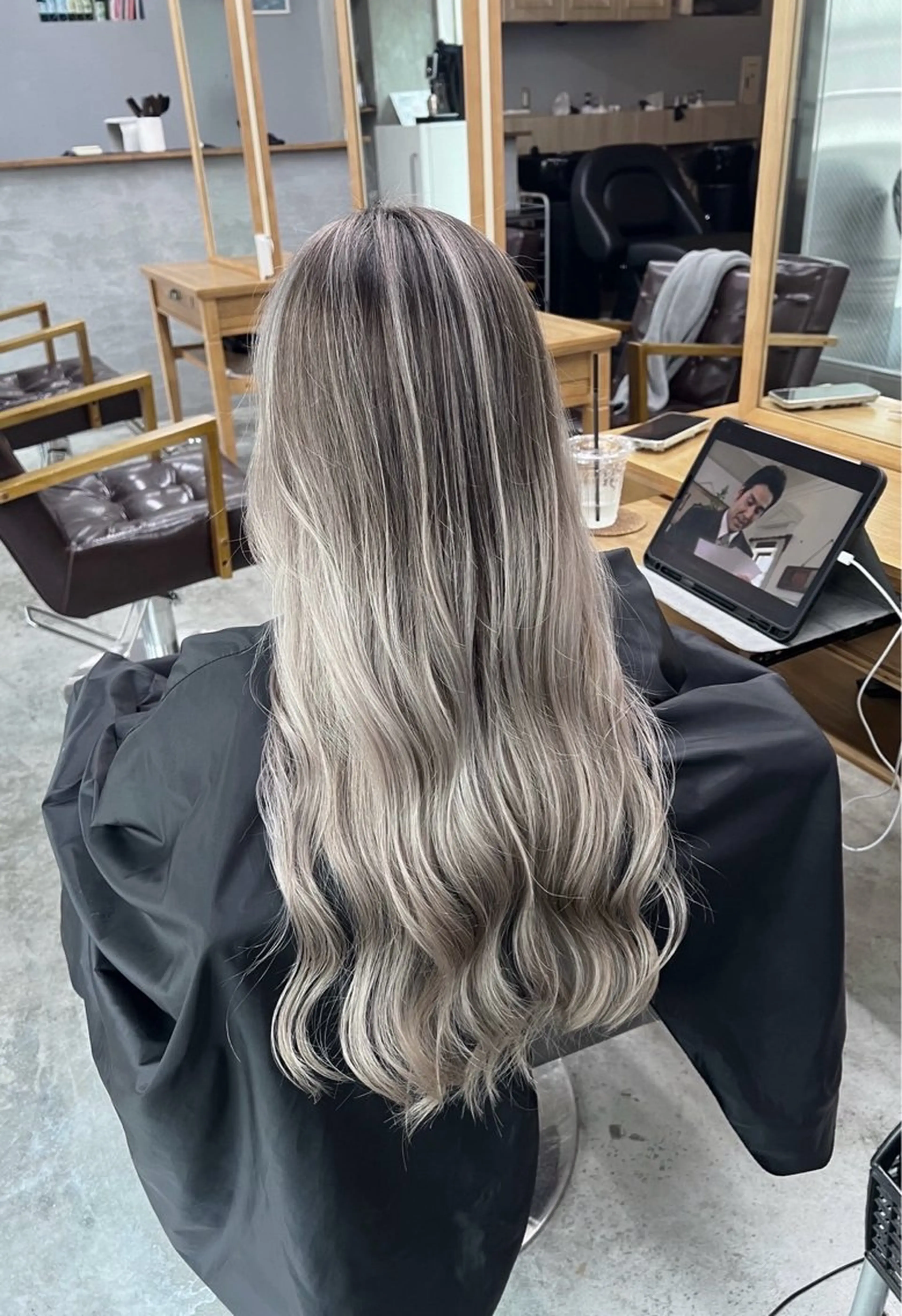 ロング カラー バレイヤージュ レイヤーカット ヘアカラー トリートメント ROBIN所属・指名数No.1 /NAOYAのヘアスタイル