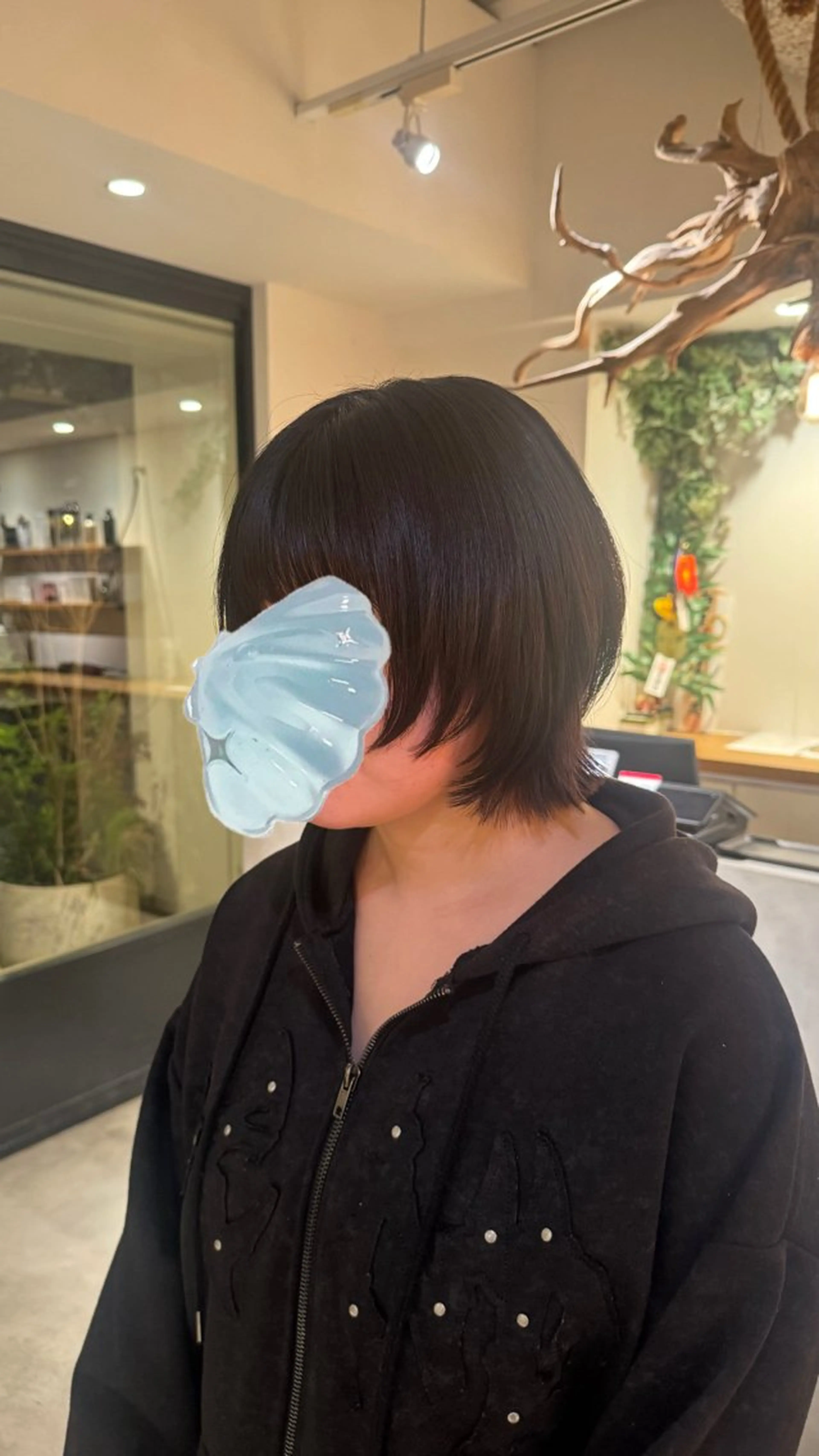 ミディアム 山根 里緒のヘアスタイル