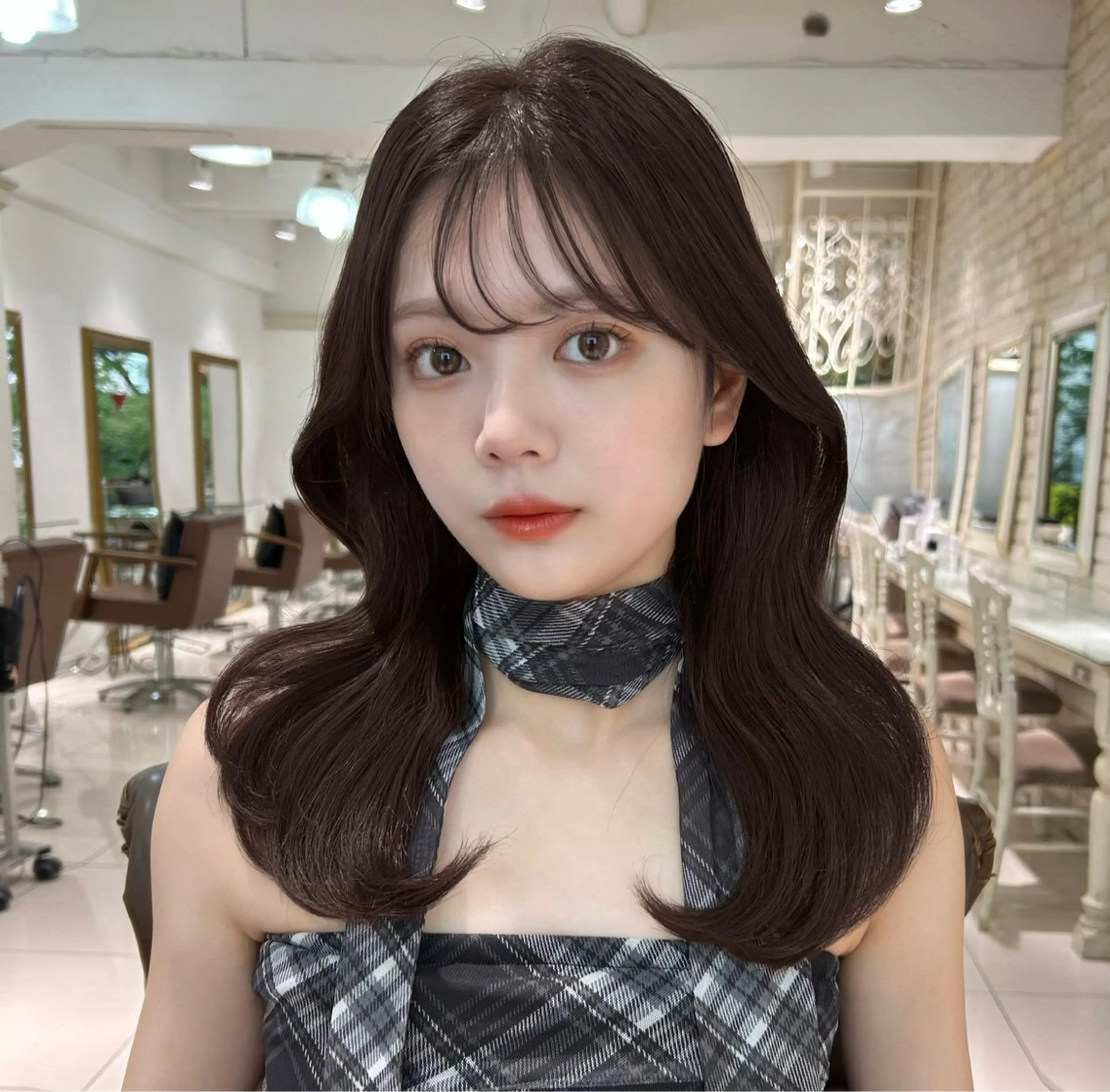 ミディアム くびれヘア レイヤーカット 顔周りカット/縮毛 /マツエク/詩織🕊のヘアスタイル