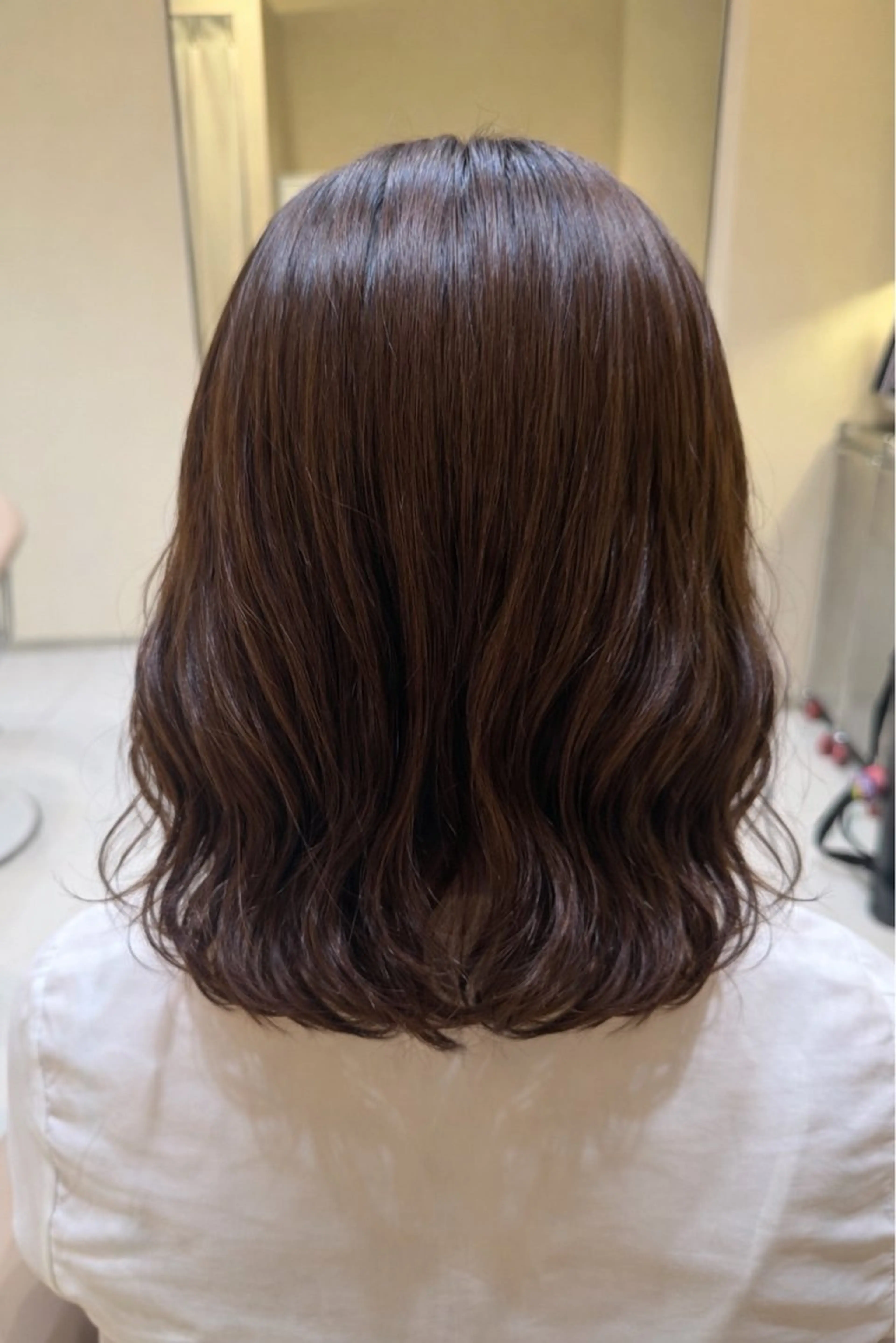 ミディアム パーマ ミディアムパーマ カット パーマ コテ巻きパーマ 阪上 沙織のヘアスタイル