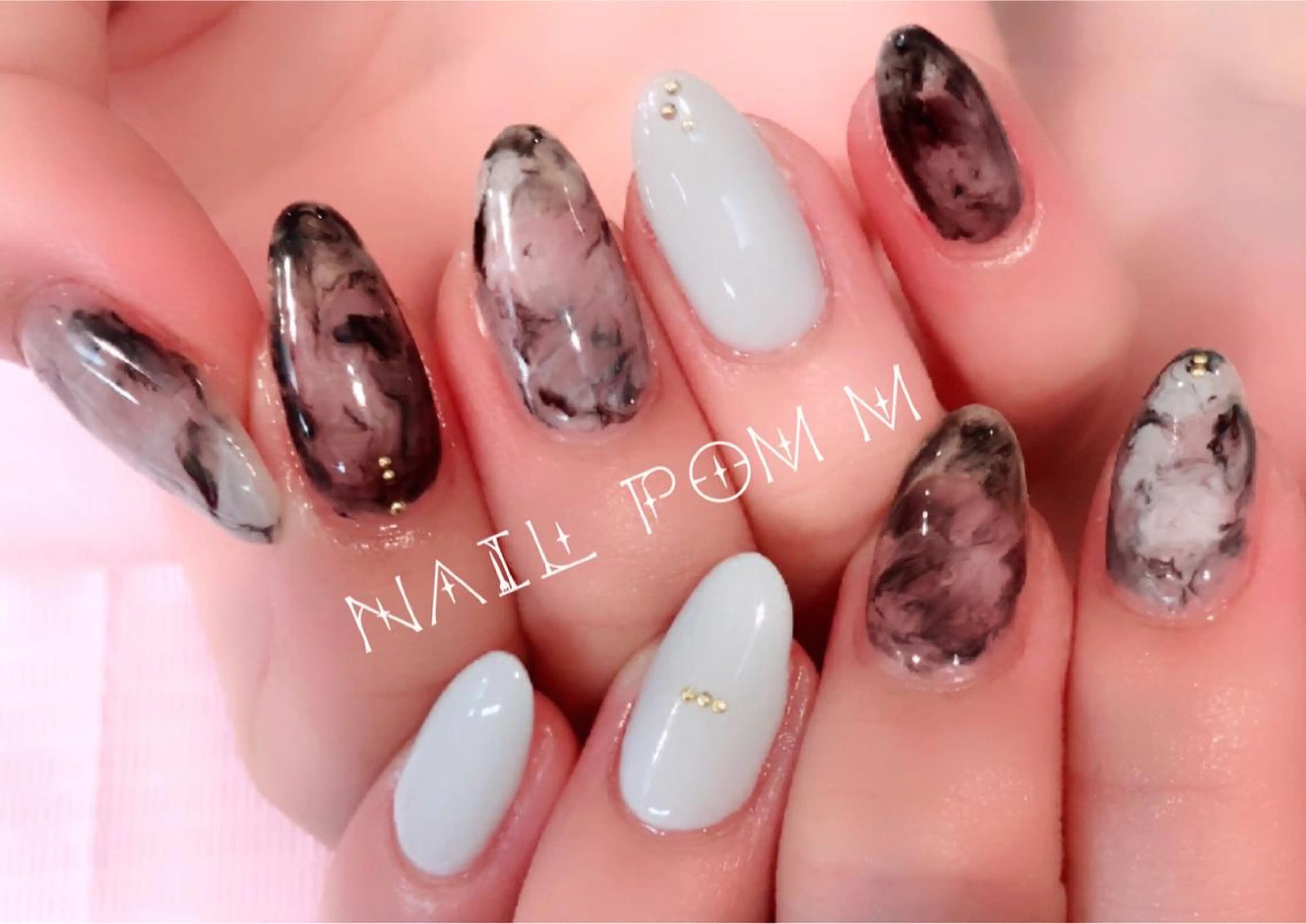 ネイル クリアネイル ニュアンスネイル naiL pom.Mのネイルデザイン