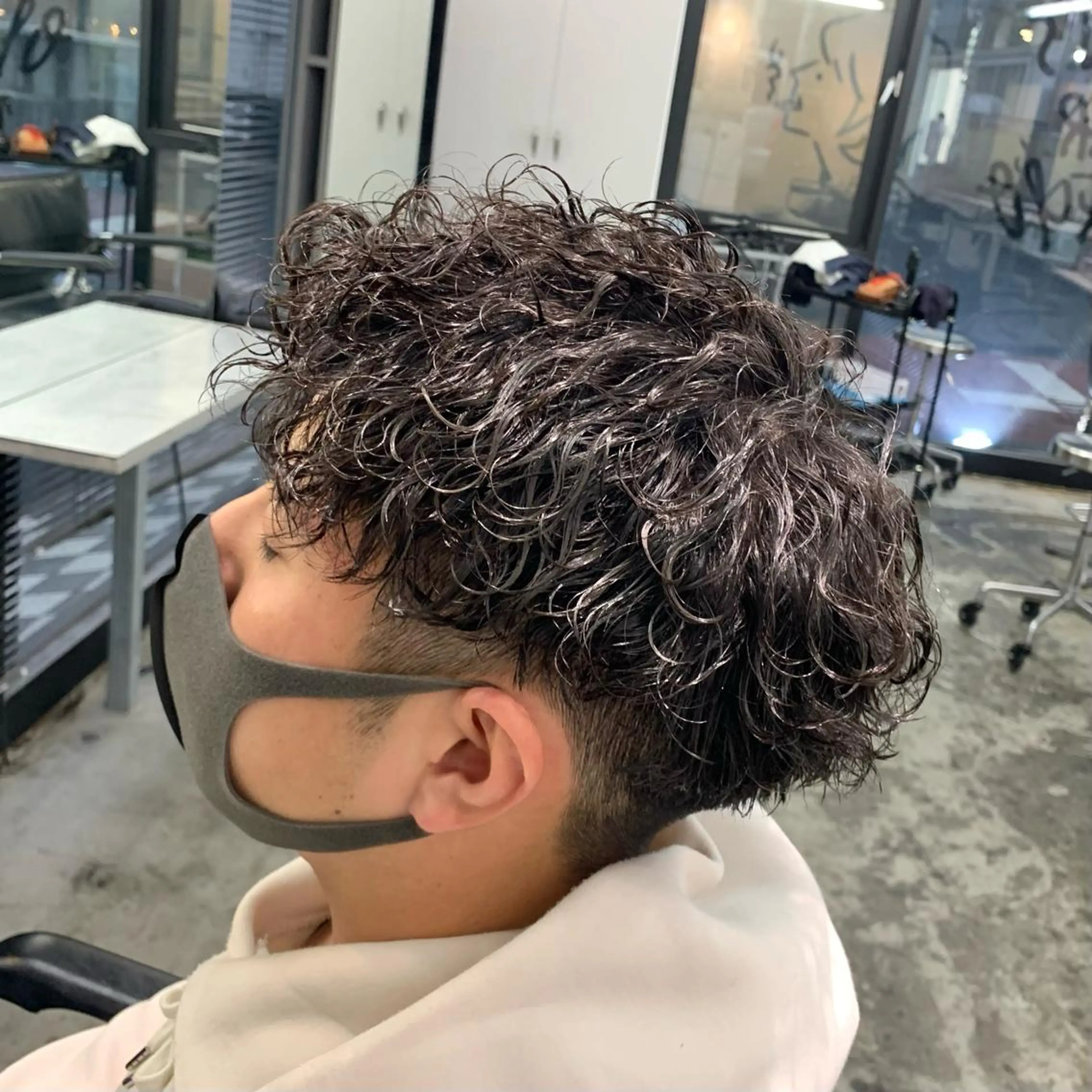 ショート パーマ メンズ アップバング 波巻きパーマ カット パーマ メンズ特化美容師/ 藤戸 椋のヘアスタイル