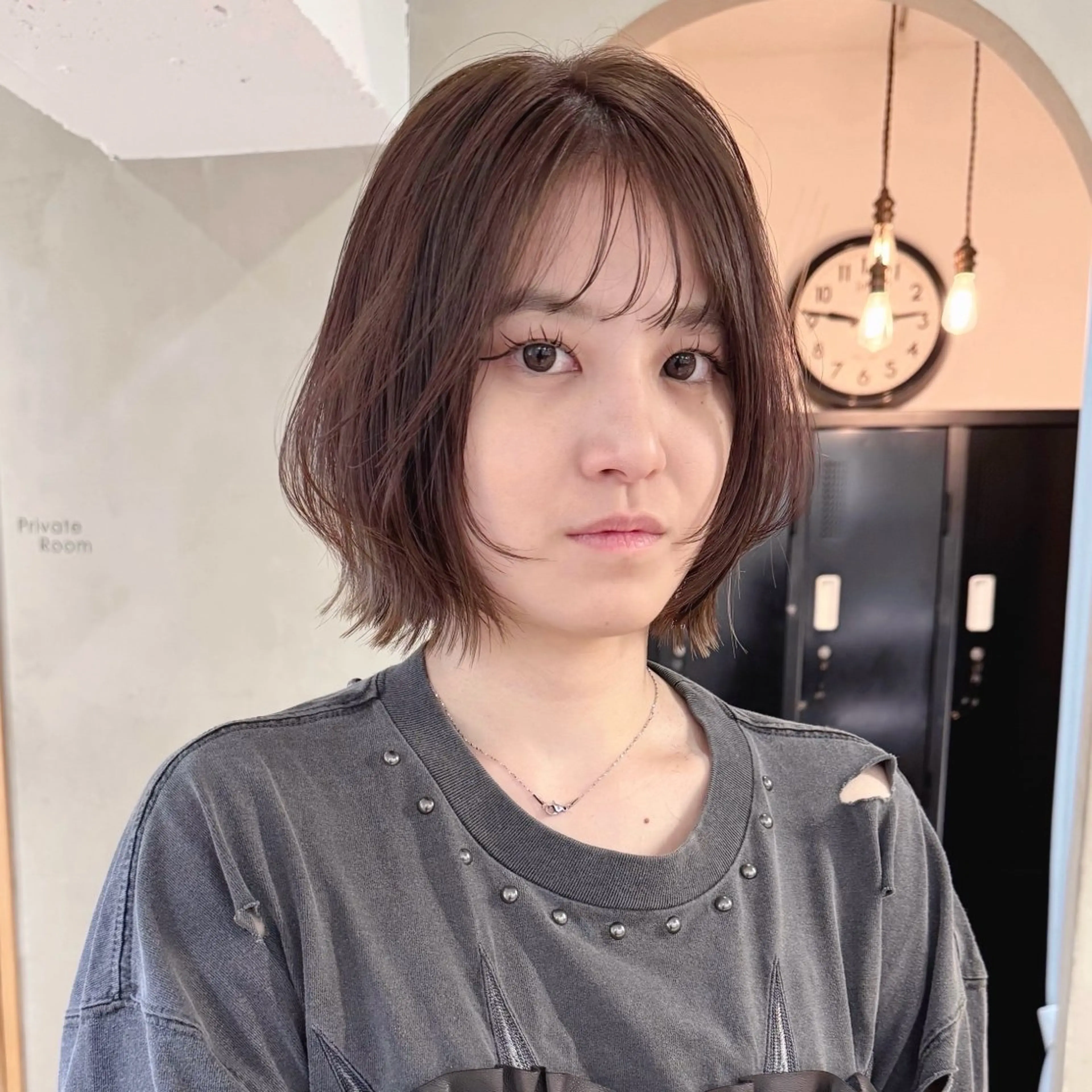 ミディアム カラー ボブレイヤー 透明感カラー グレージュ ボブ 顔まわりレイヤー カット ヘアカラー トリートメント ボブ/縮毛矯正 🌟梅田盛一🌟のヘアスタイル