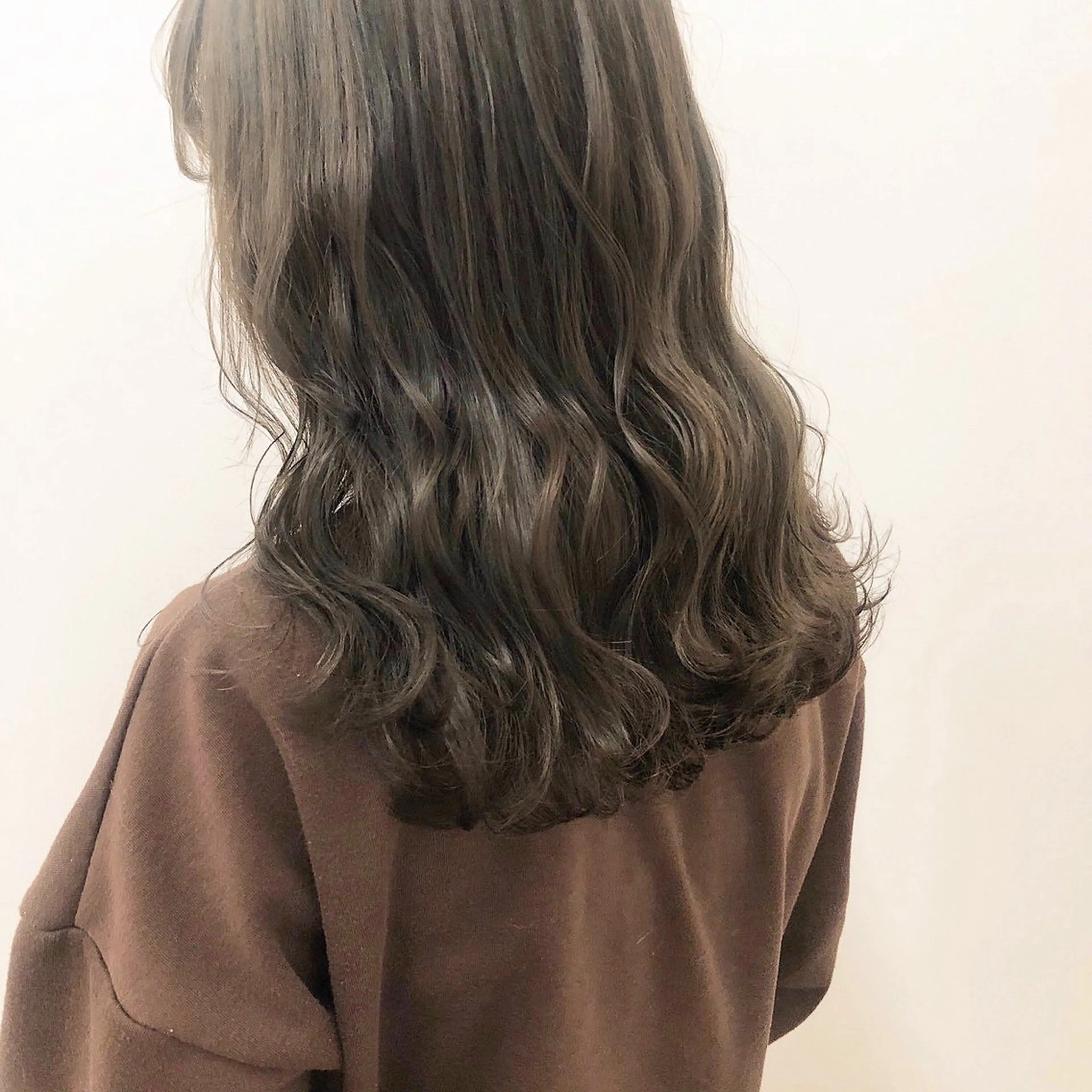 セミロング カラー GOODDAY ヘアサロンのヘアスタイル
