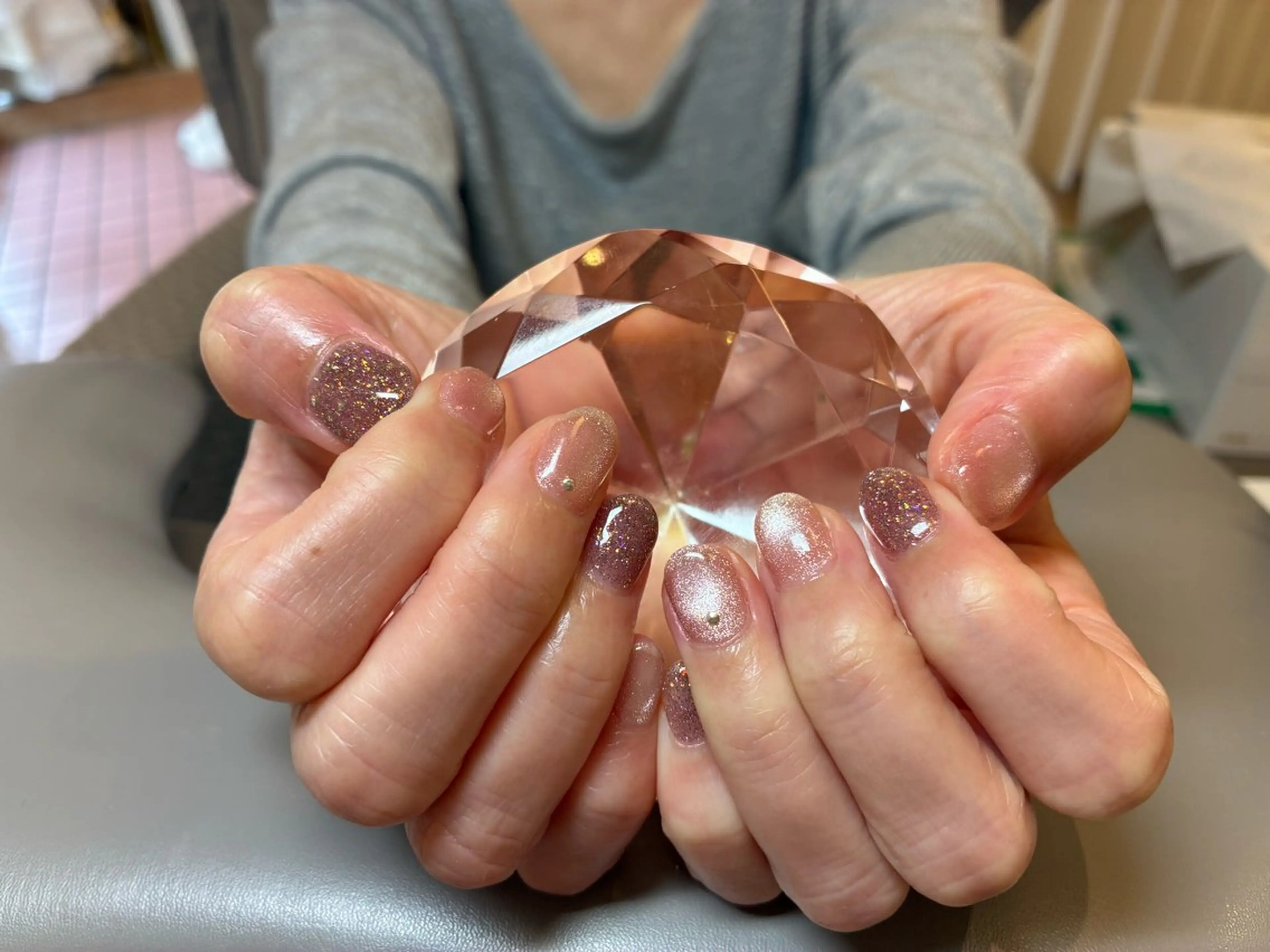 ネイル フラッシュネイル マグネットネイル ストーンネイル ハンドネイル ECRLN Atsumiのネイルデザイン