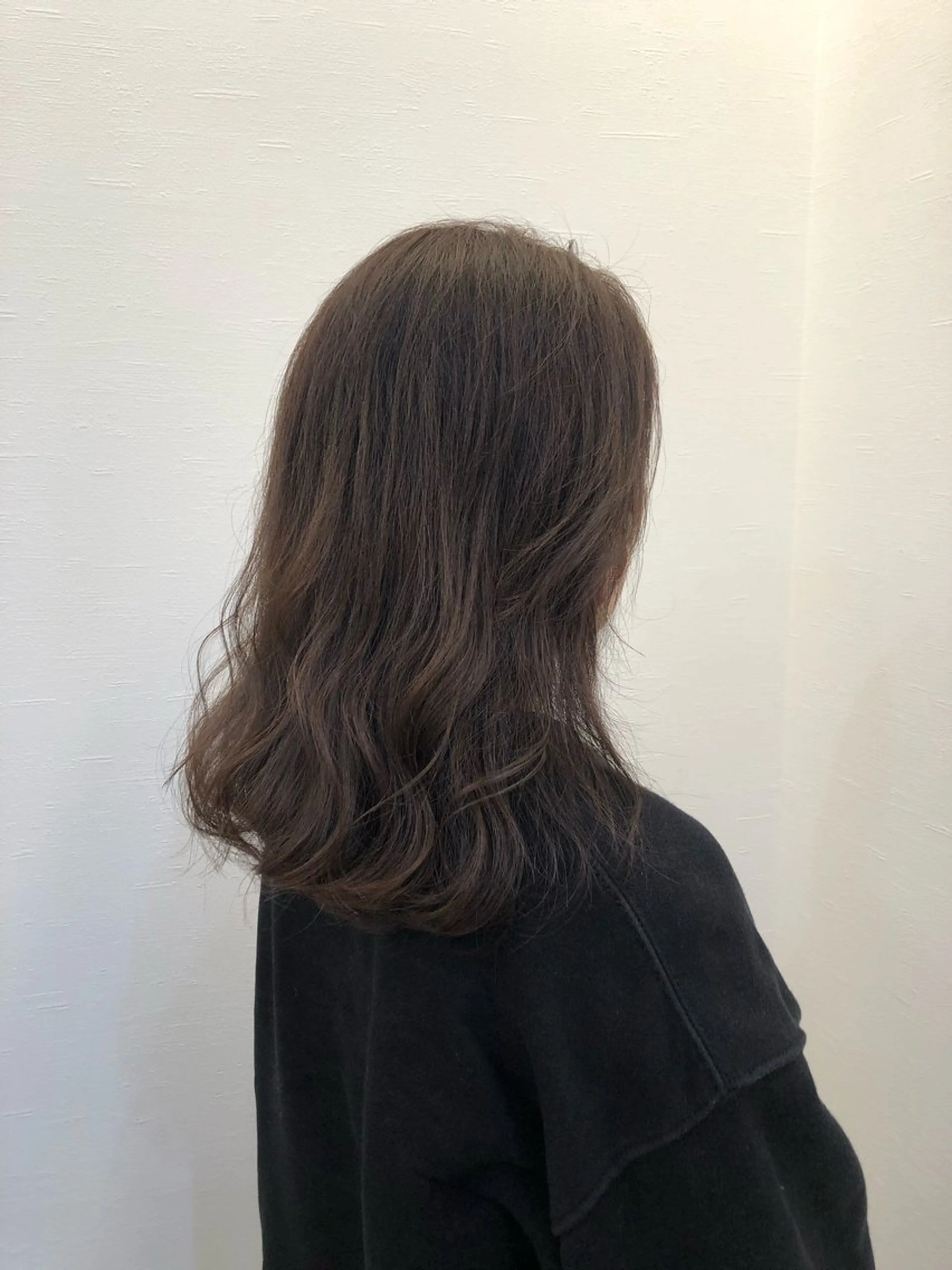 カラー ツノガイ エリのヘアスタイル