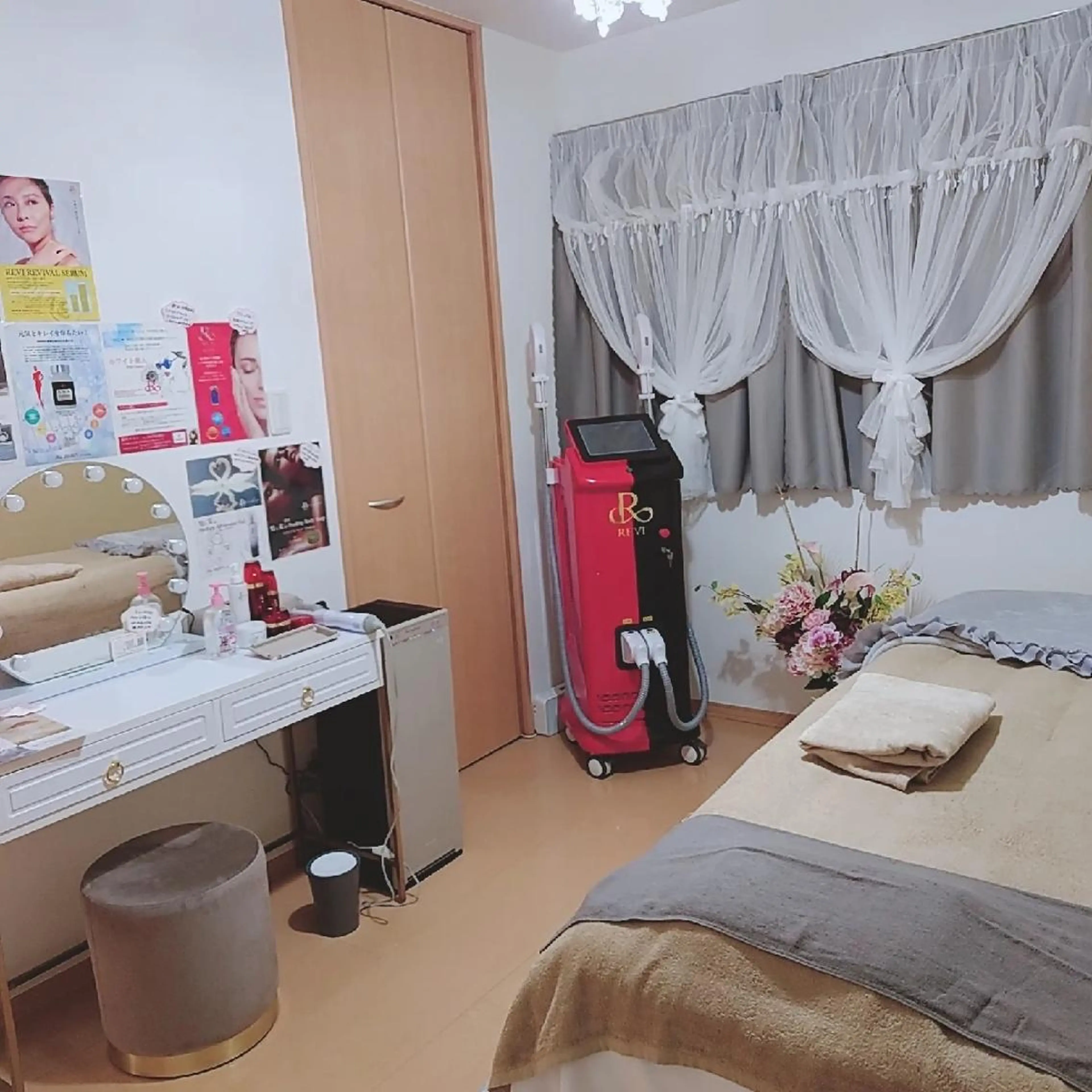 マツエク・マツパ Beauty Salon Luana所属・Luanaまつパ脱毛 ハーブピーリング眉毛のマツエク・マツパデザイン