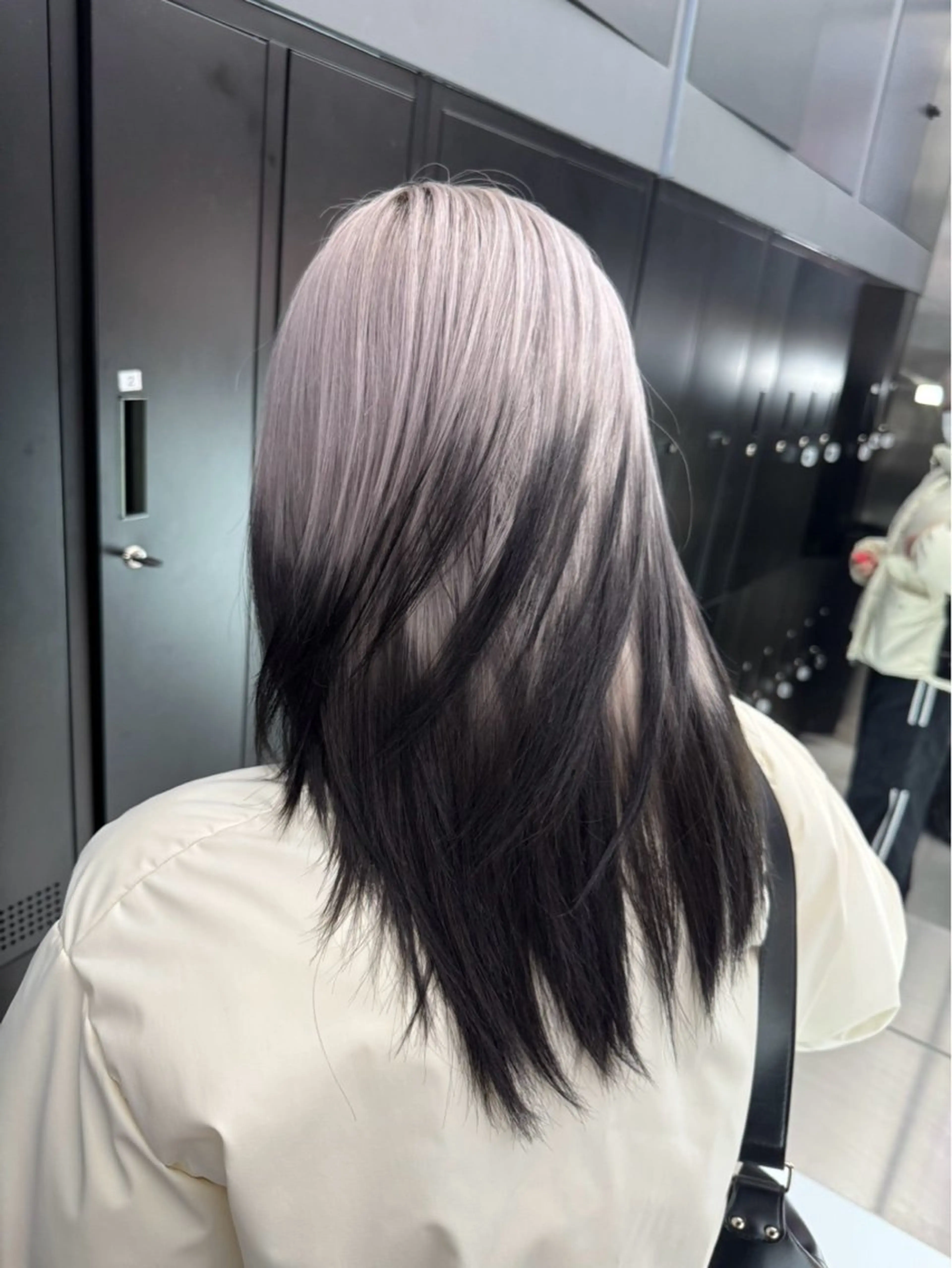 「⚜️10代 20代限定メニュー✨」 2ブリーチカラー＋デザインカラーの写真