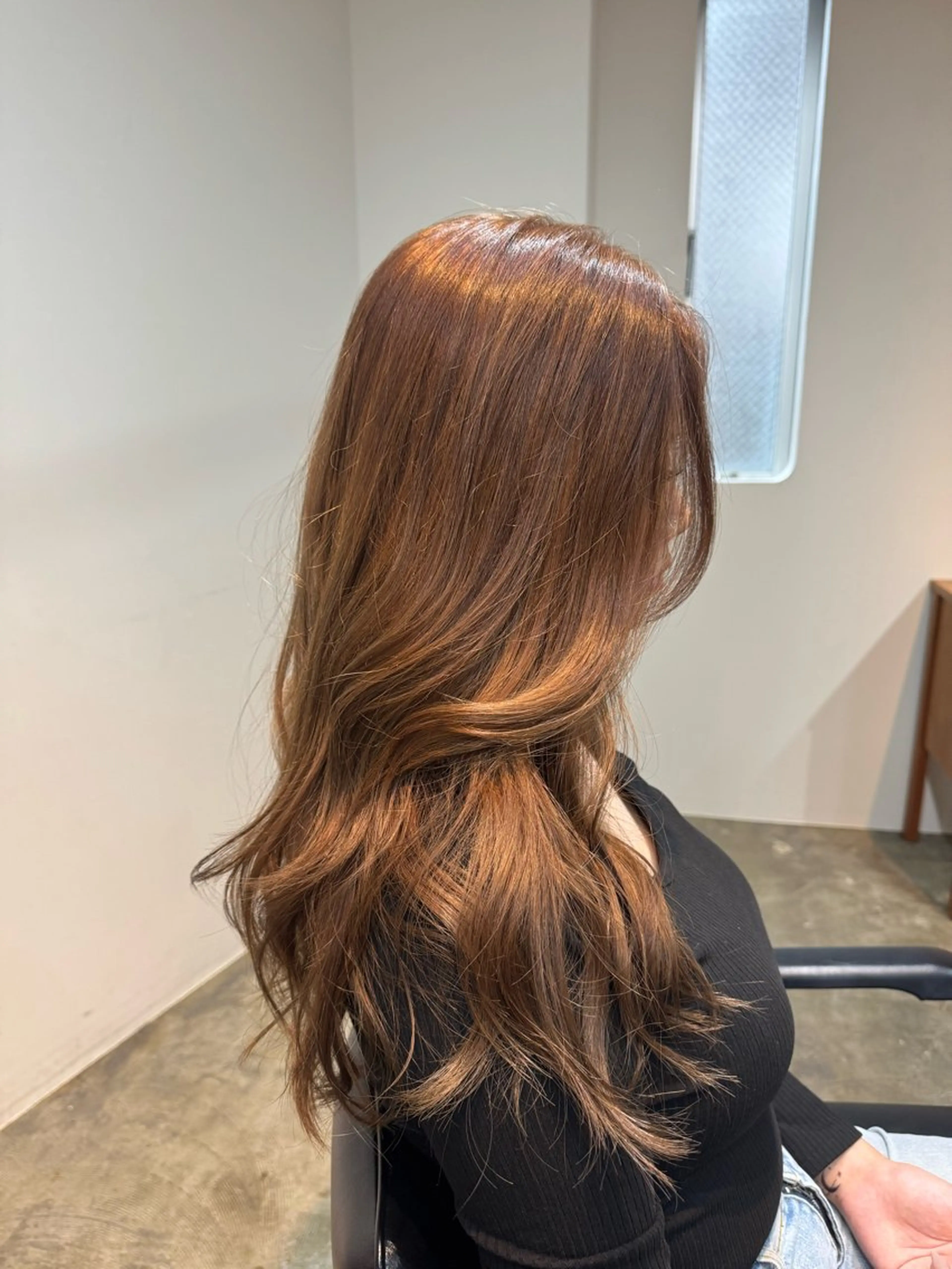 ロング カイリ 【POOL】のヘアスタイル