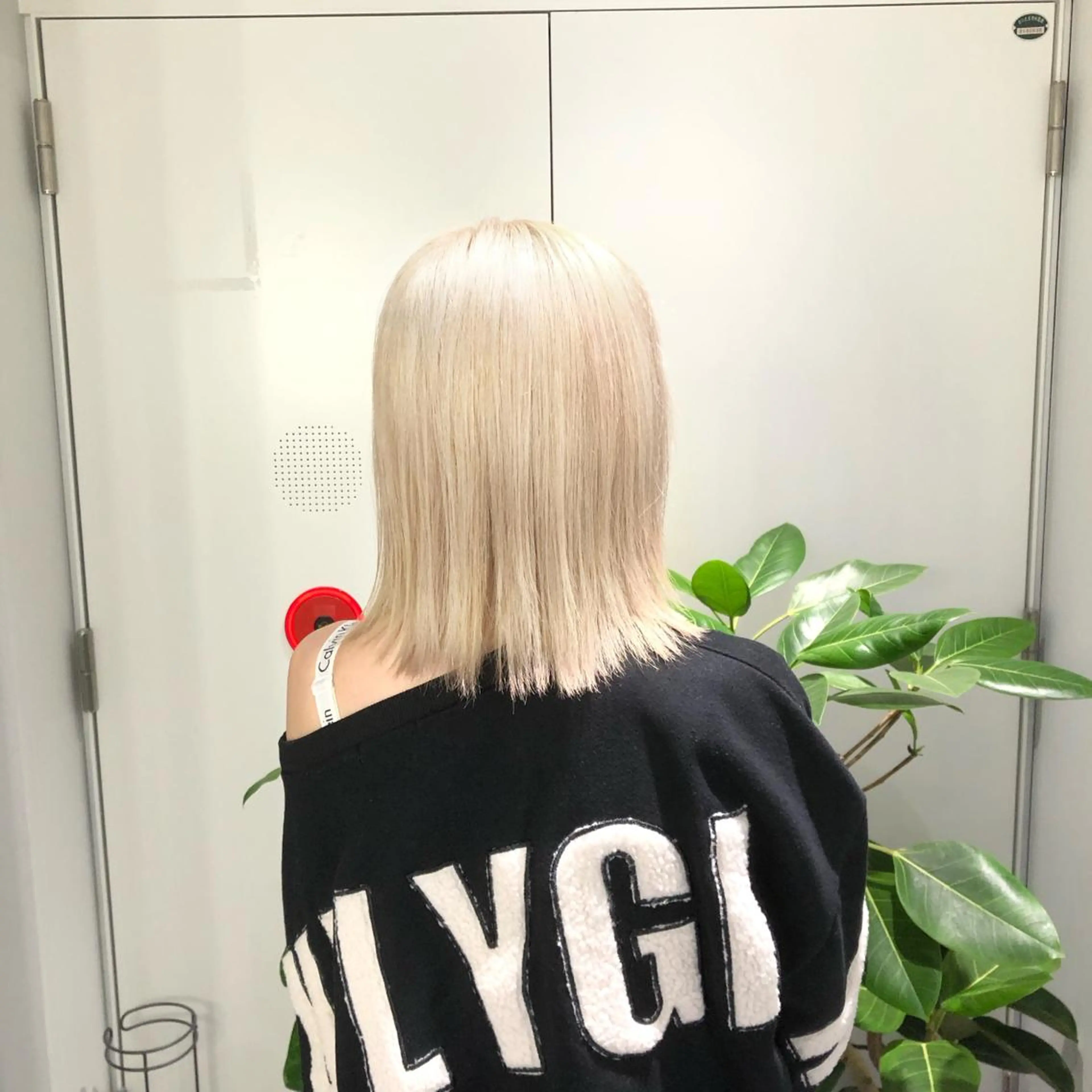 ミディアム カラー ブロンド ホワイトブロンド 矢島颯哉/ハイトーン ブリーチカラー💎のヘアスタイル