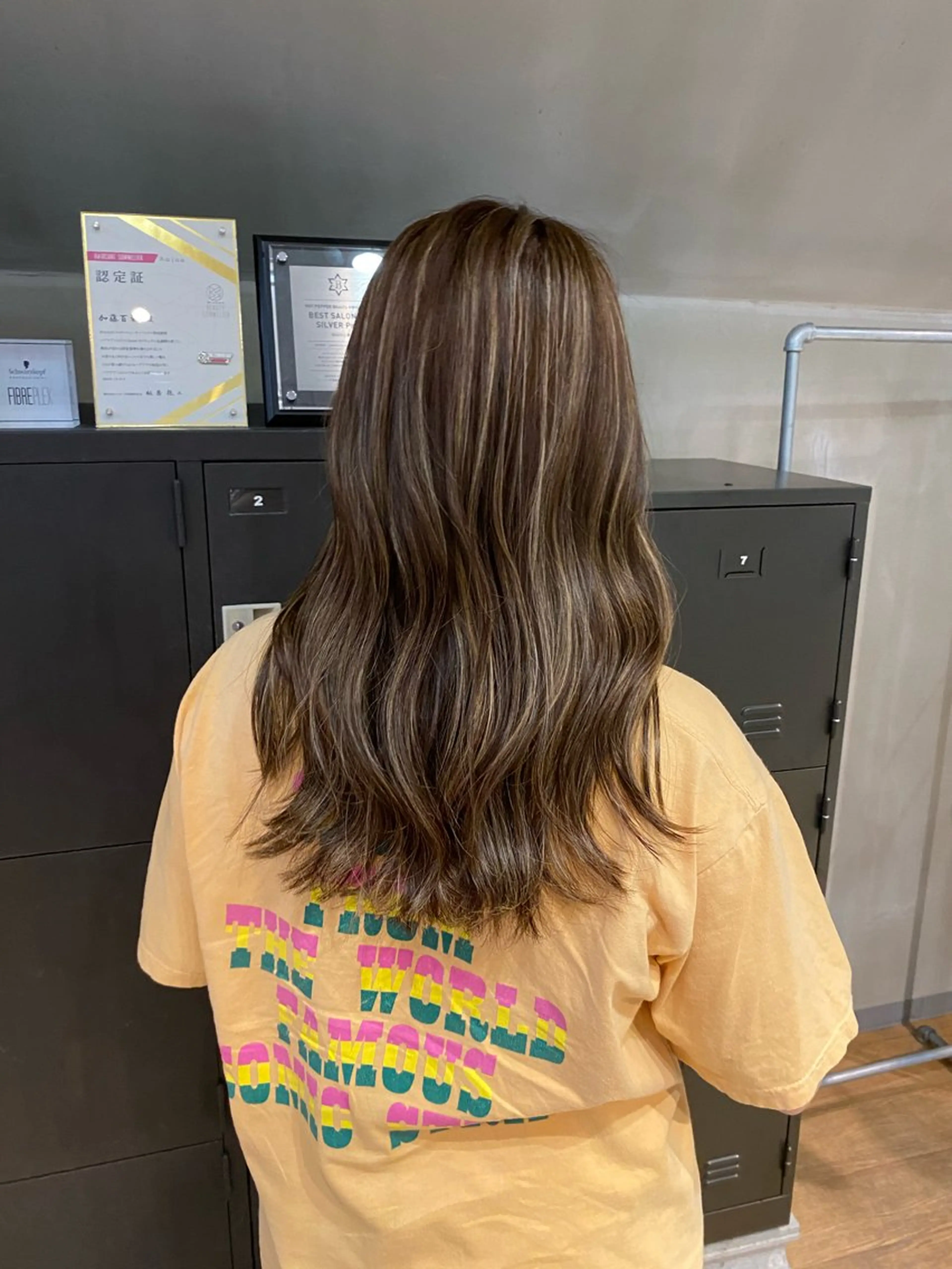 ミディアム カラー アカリ /パーマスタイルのヘアスタイル