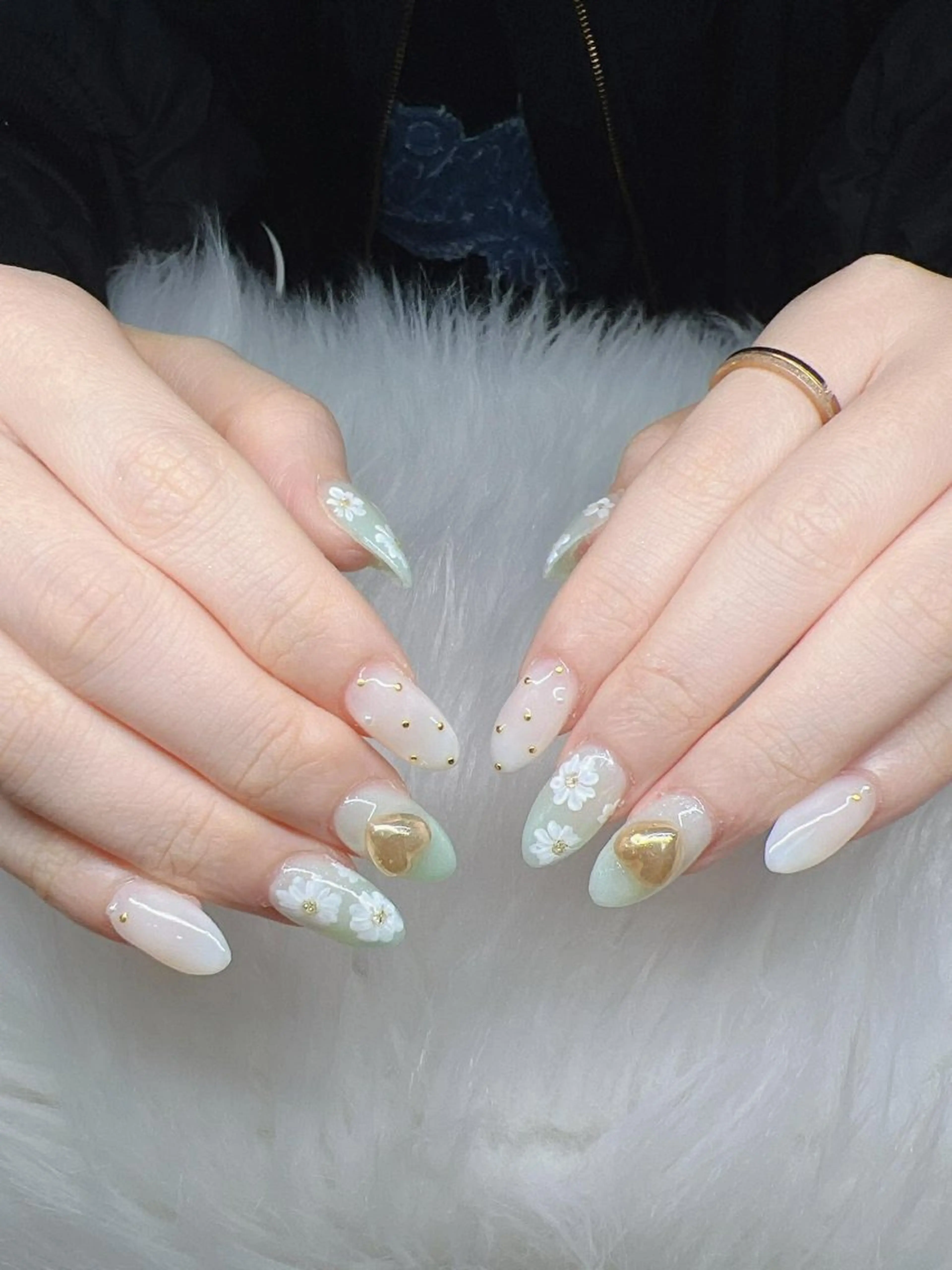 ネイル 長さ出し グラデーション 卒業式 キラキラネイル マグネットネイル Lee Nailsのネイルデザイン