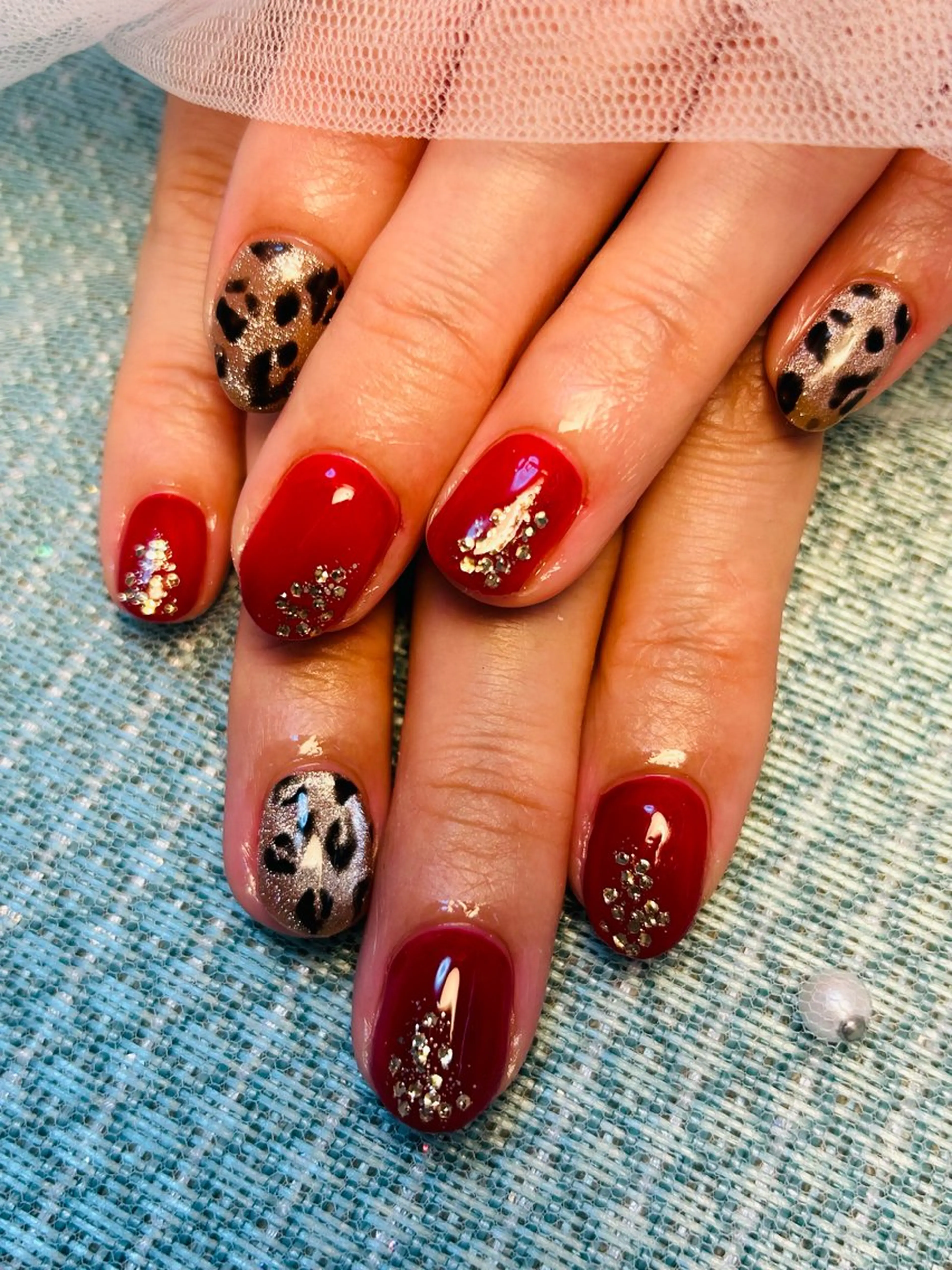 ネイル アニマル柄 ボルドー 金森 真以のネイルデザイン